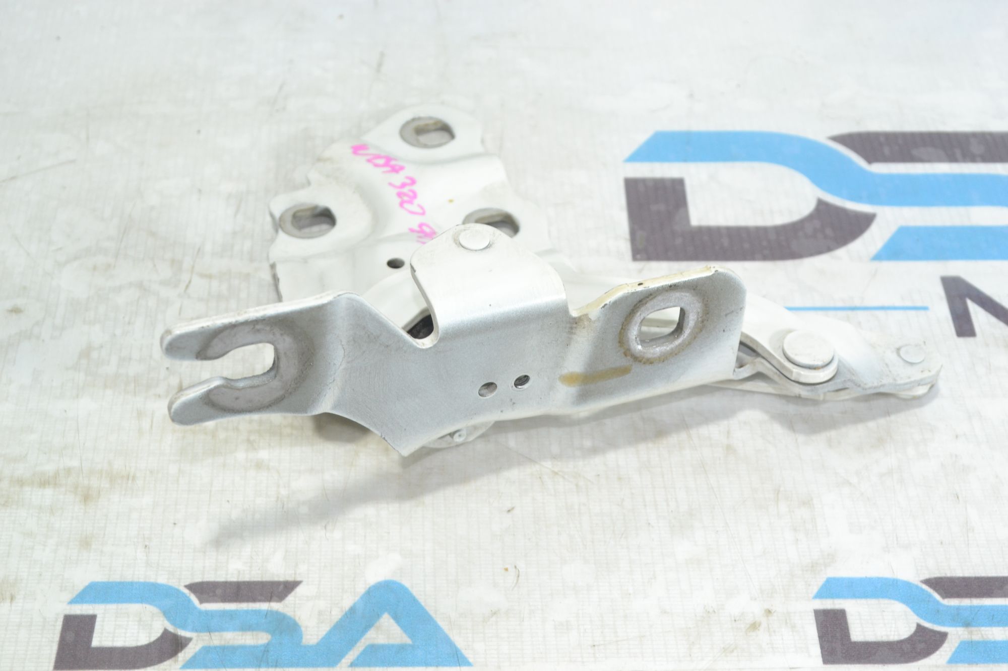 https://ycs.partsauto.market/partsauto-images/thmbs/userImages/b7628e092085f1f91467af1afb6e7630/part/078c181c-00c8-477f-8edf-96e0816344d8_1781267197935.jpg