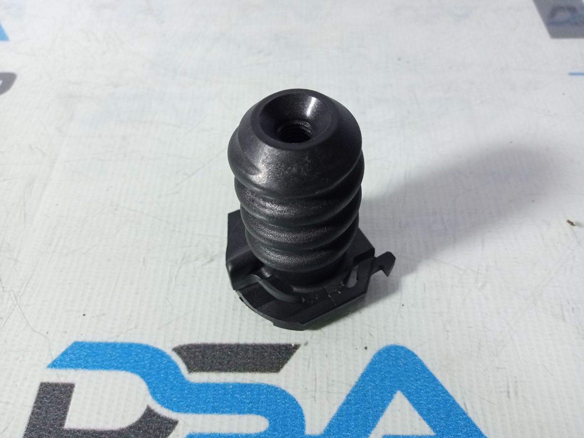 https://ycs.partsauto.market/partsauto-images/thmbs/userImages/b7628e092085f1f91467af1afb6e7630/part/07f51181-77ea-43f6-a5a4-4c400e53633f_1741338041866.jpg