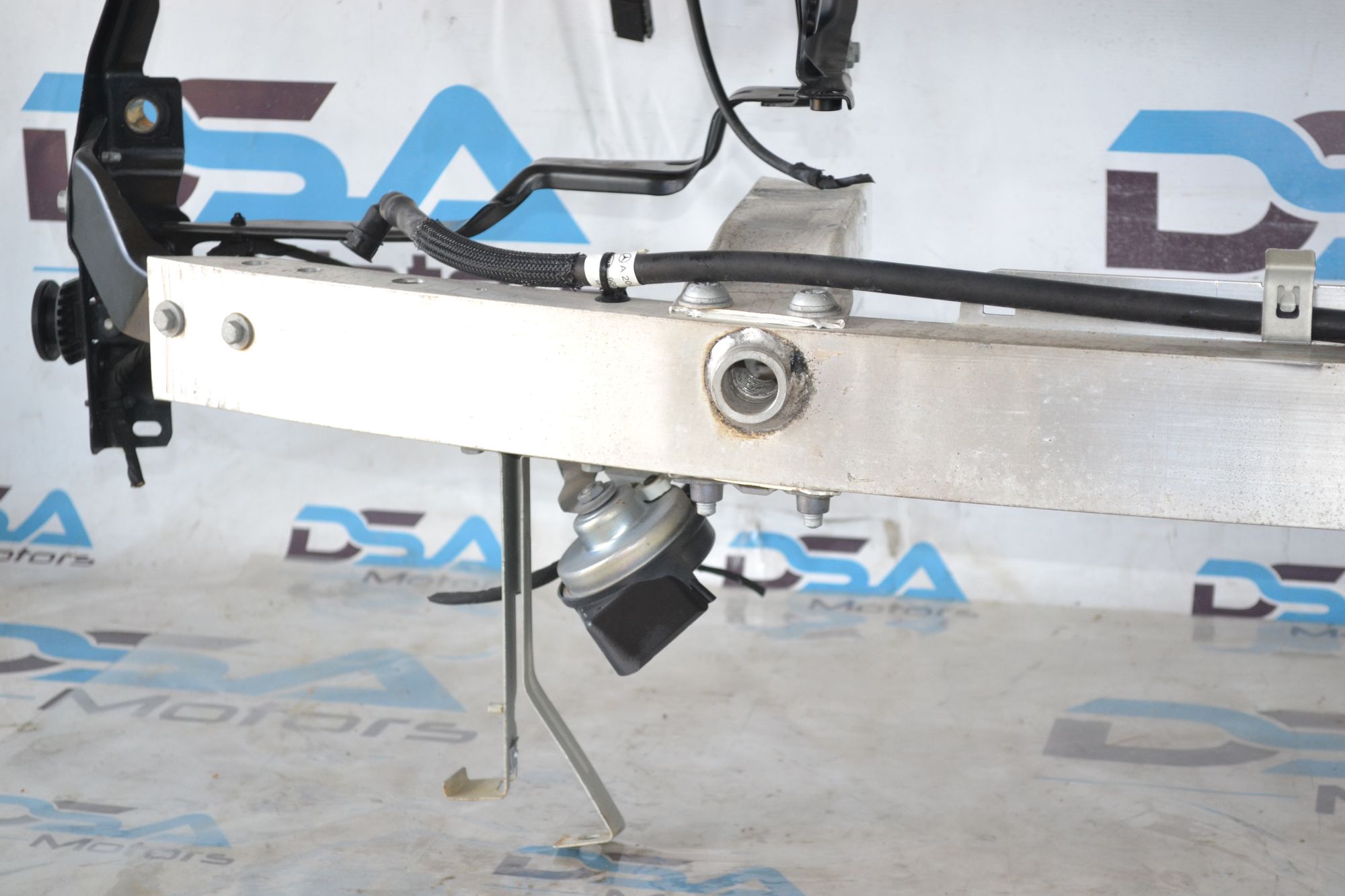 https://ycs.partsauto.market/partsauto-images/thmbs/userImages/b7628e092085f1f91467af1afb6e7630/part/083b9225-1db1-45db-8c92-760137146d12_1785421223472.jpg
