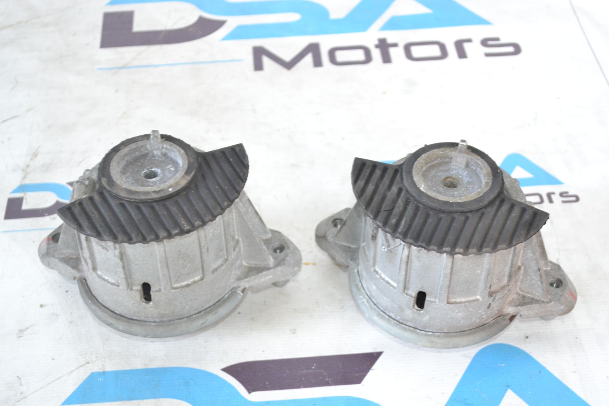 https://ycs.partsauto.market/partsauto-images/thmbs/userImages/b7628e092085f1f91467af1afb6e7630/part/089d7ba8-5e3e-4f69-941a-33bc60a97330_1785311811132.jpg