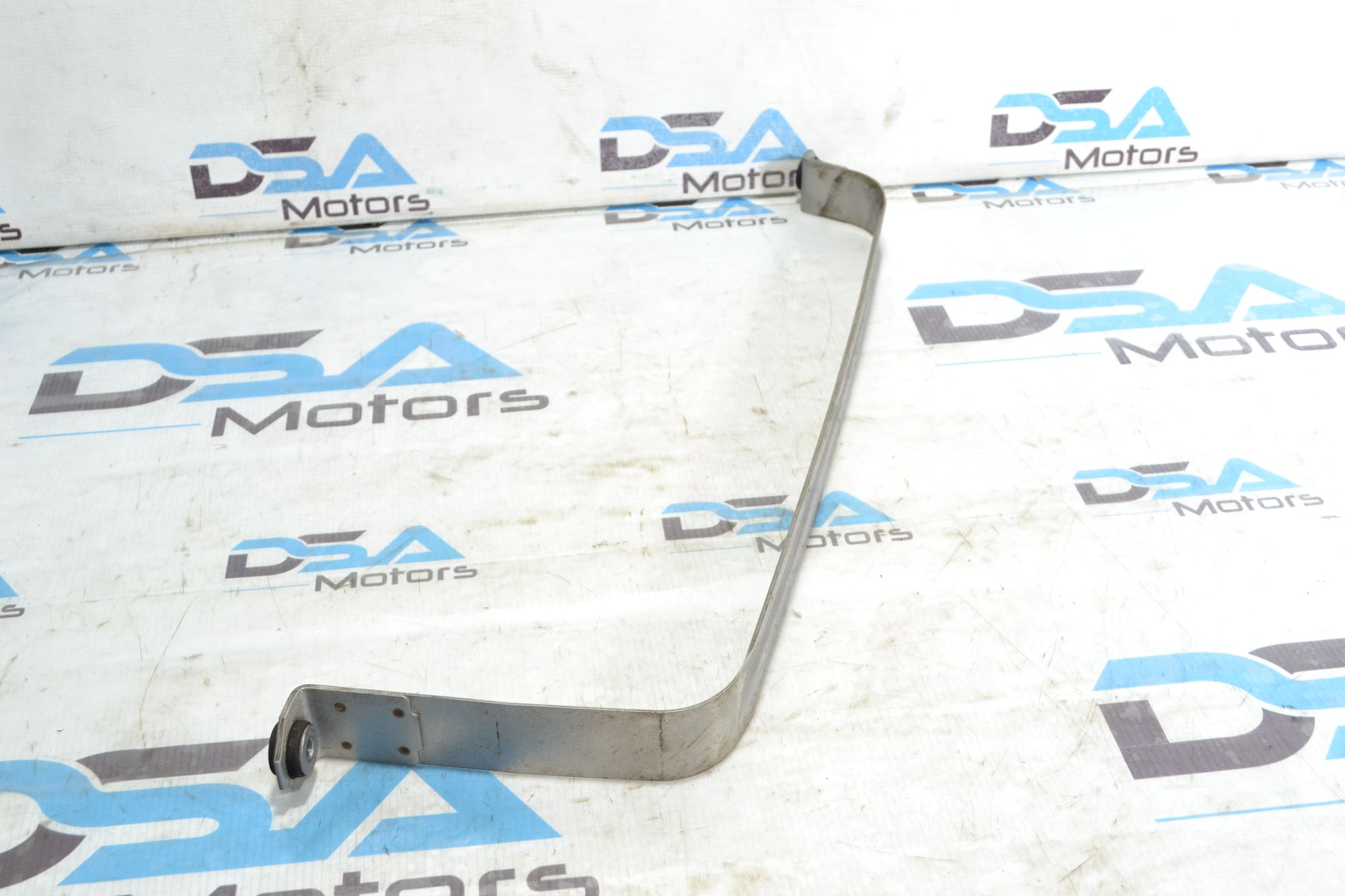 https://ycs.partsauto.market/partsauto-images/thmbs/userImages/b7628e092085f1f91467af1afb6e7630/part/09527da8-0833-4fca-b35d-f1477890655d_1782979914799.jpg