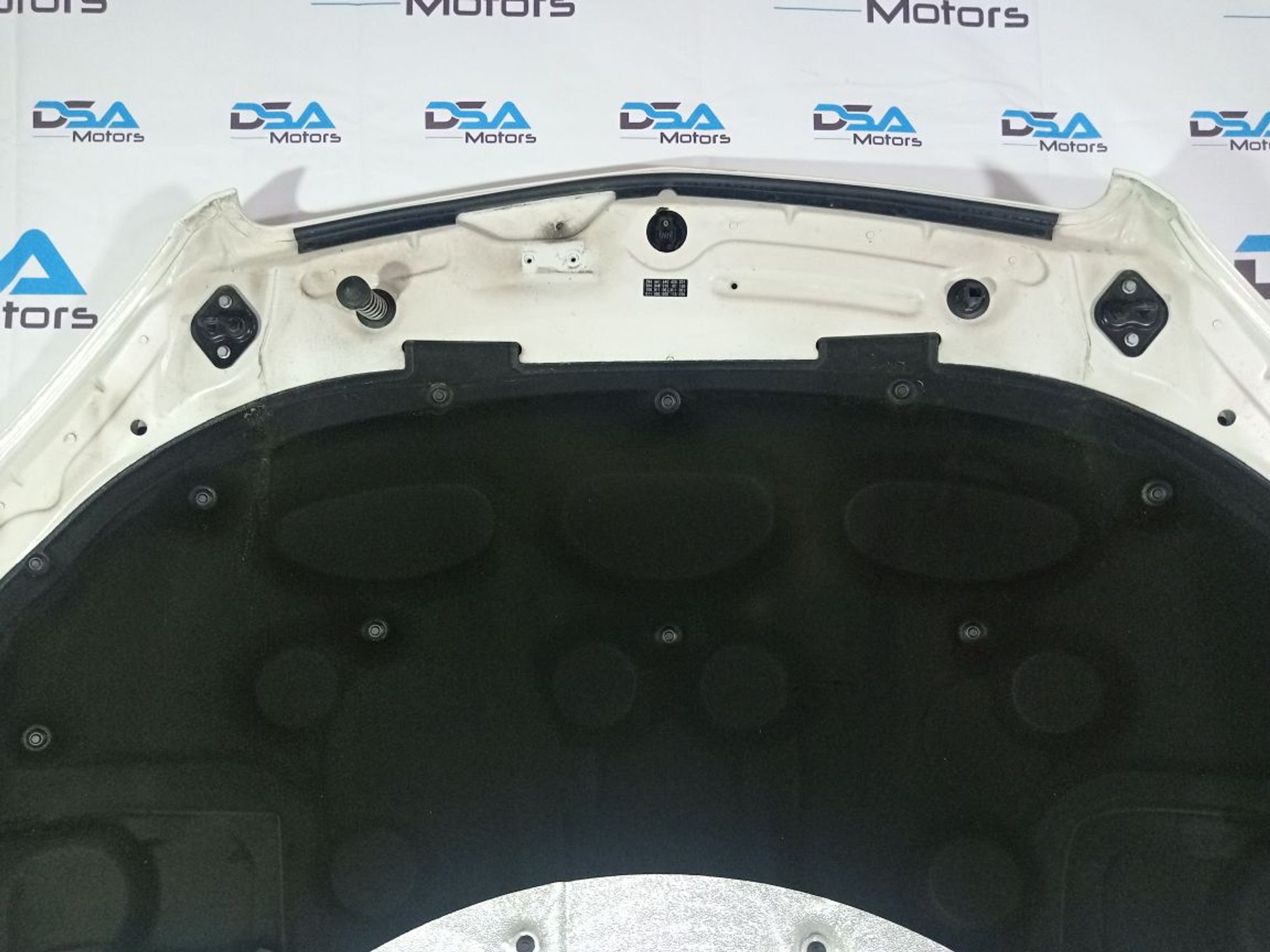 https://ycs.partsauto.market/partsauto-images/thmbs/userImages/b7628e092085f1f91467af1afb6e7630/part/0a7519d8-2d8c-41de-86ab-e6b824154a68_1741072552852.jpg