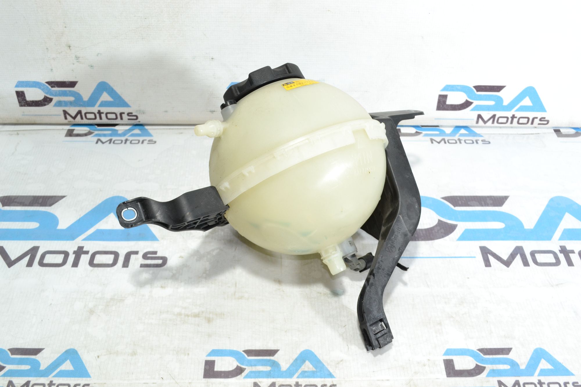 https://ycs.partsauto.market/partsauto-images/thmbs/userImages/b7628e092085f1f91467af1afb6e7630/part/0ae9a188-7cd6-4e9b-a254-5f86f4f932aa_1780644742701.jpg