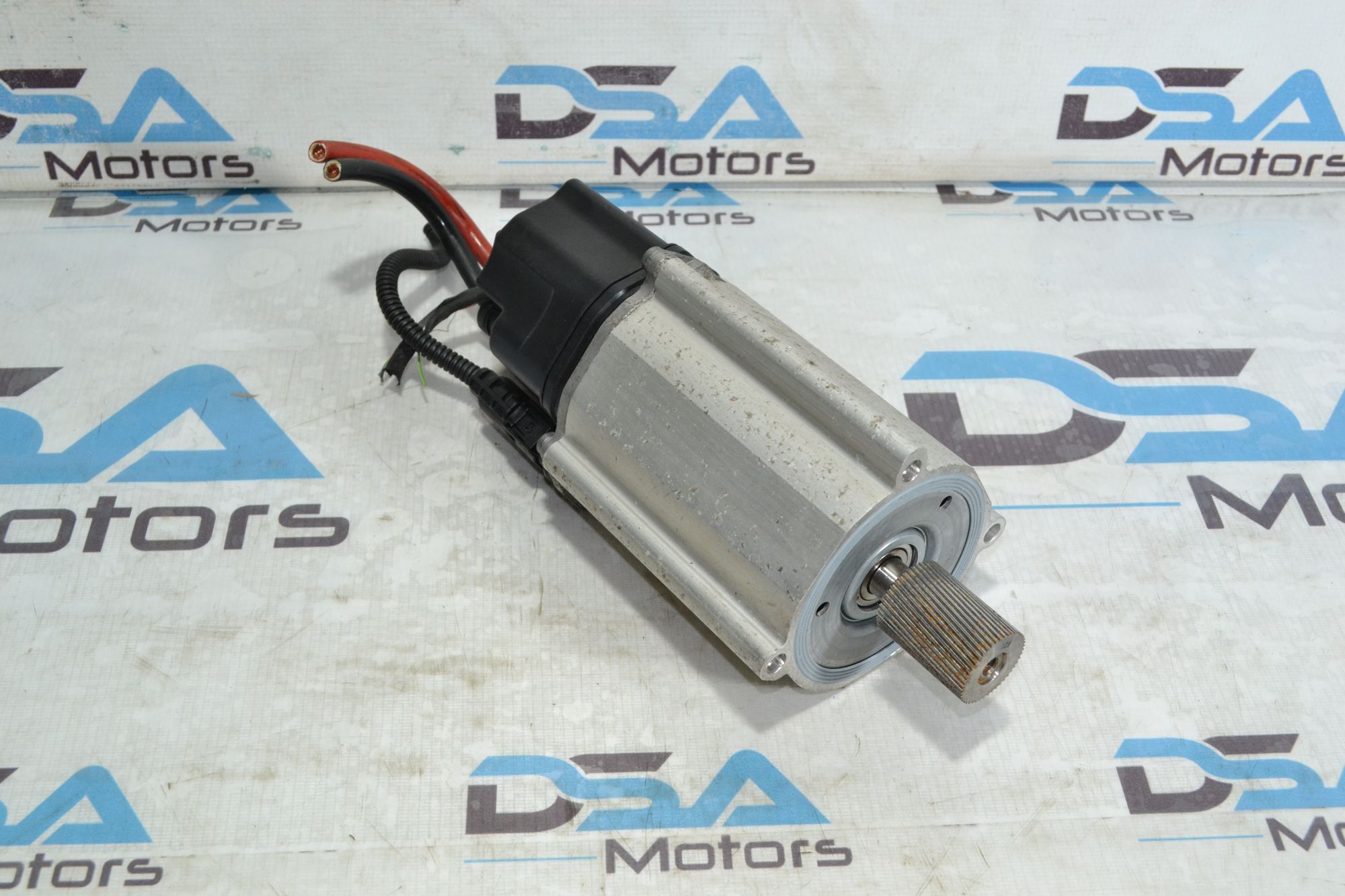 https://ycs.partsauto.market/partsauto-images/thmbs/userImages/b7628e092085f1f91467af1afb6e7630/part/0b403a99-e0f8-4eb0-9ba3-0535fe7f158f_1781270336409.jpg
