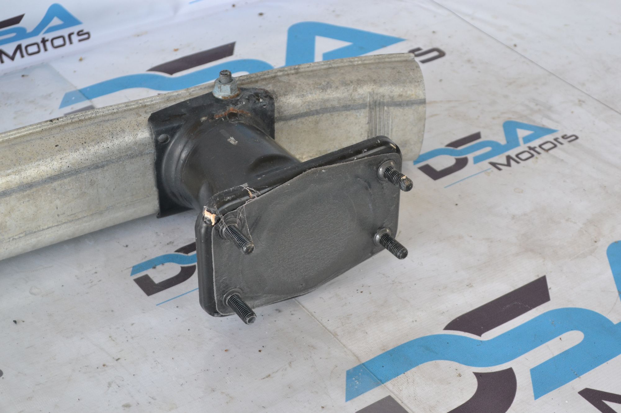 https://ycs.partsauto.market/partsauto-images/thmbs/userImages/b7628e092085f1f91467af1afb6e7630/part/0b61b398-a04b-4166-a15c-9c5f7cd07799_1781518167304.jpg