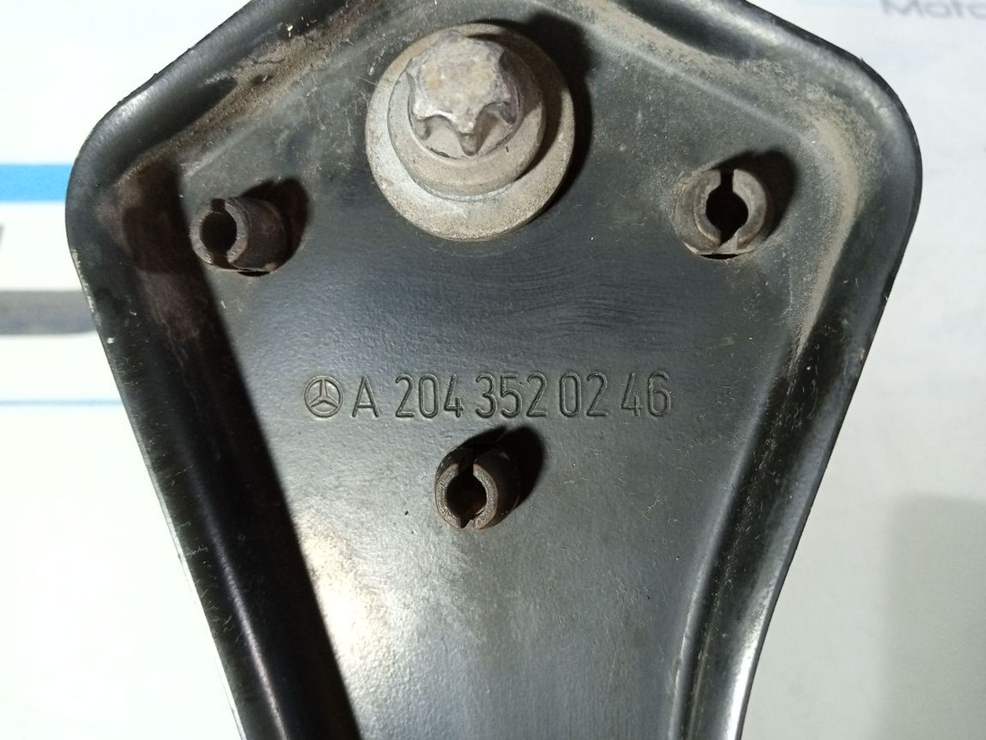 https://ycs.partsauto.market/partsauto-images/thmbs/userImages/b7628e092085f1f91467af1afb6e7630/part/0b8fe9ba-a274-4e72-a276-b1883f5a63b3_1740420751119.jpg