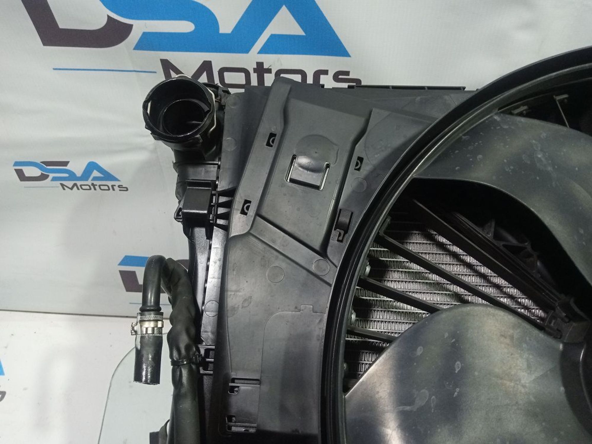 https://ycs.partsauto.market/partsauto-images/thmbs/userImages/b7628e092085f1f91467af1afb6e7630/part/0c590fe2-54fc-49a4-992c-07e3b8057876_1747897696056.jpg