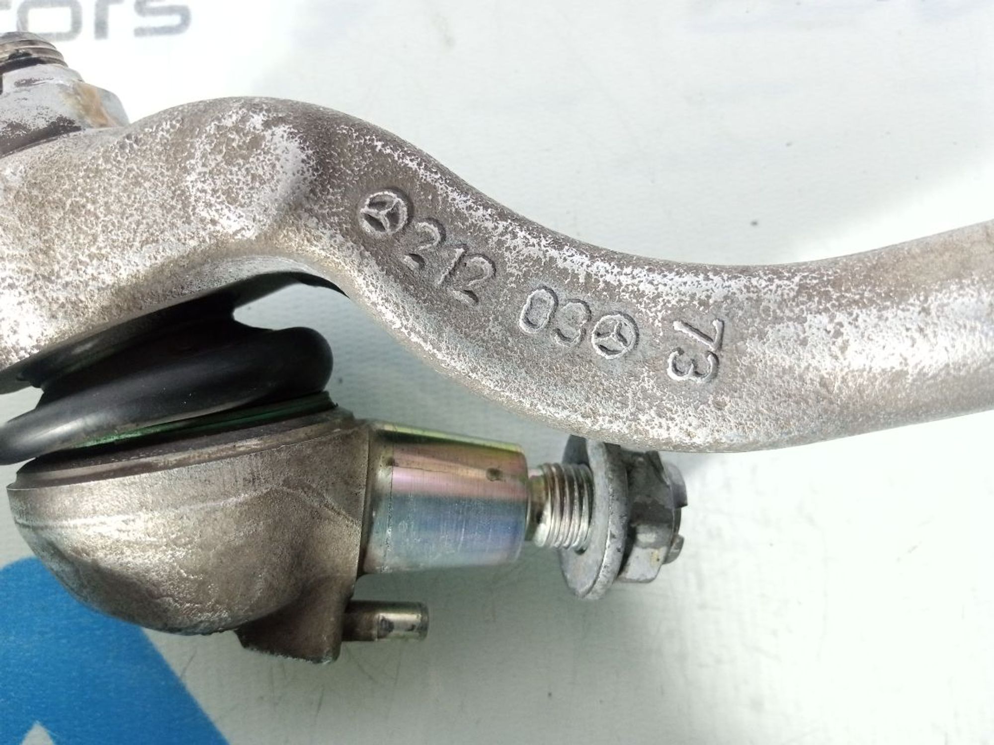 https://ycs.partsauto.market/partsauto-images/thmbs/userImages/b7628e092085f1f91467af1afb6e7630/part/0d02dadd-24a9-4b0a-8958-27f9c2c64b9d_1740818858032.jpg