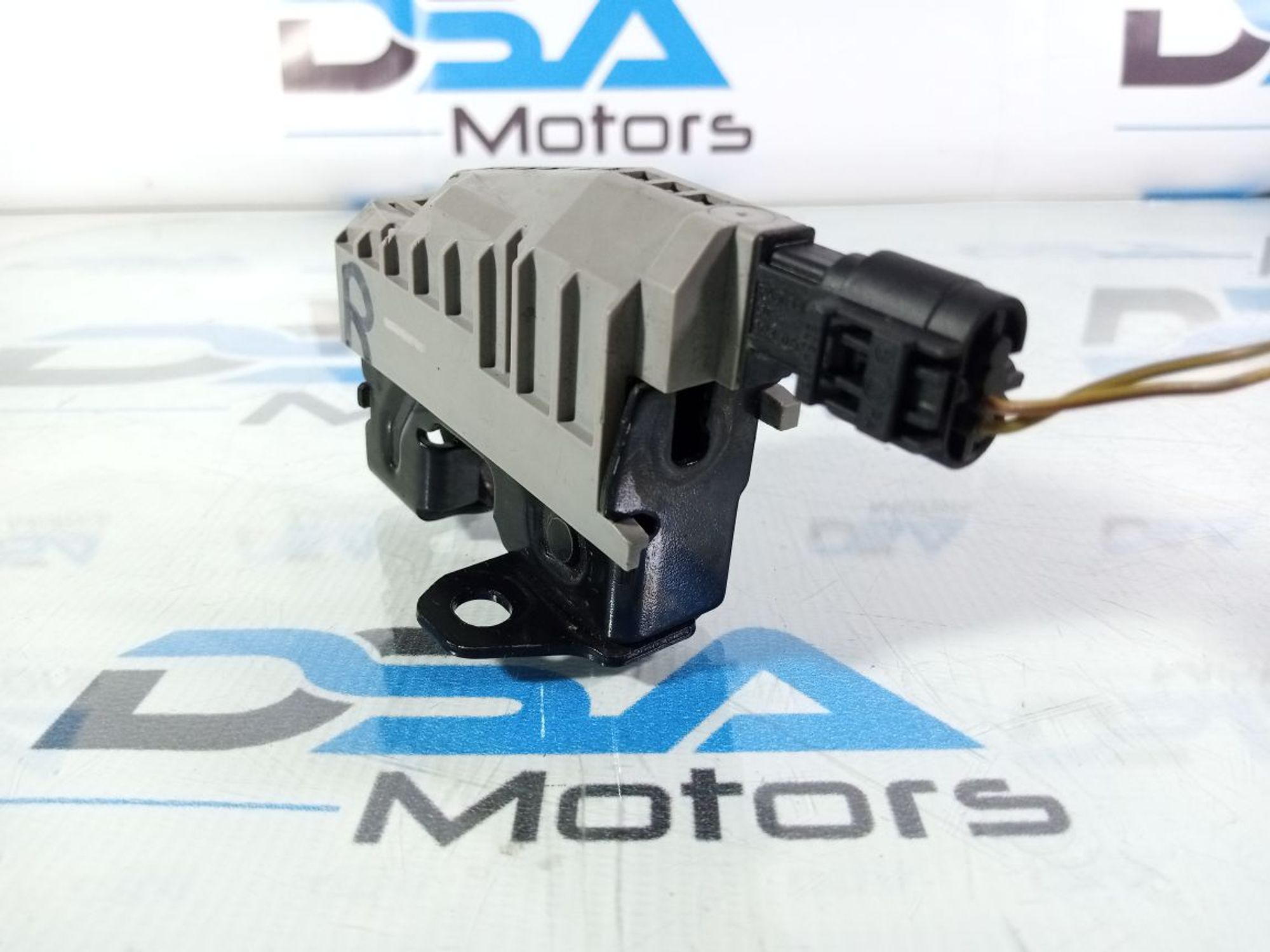https://ycs.partsauto.market/partsauto-images/thmbs/userImages/b7628e092085f1f91467af1afb6e7630/part/0d7a28c7-f231-4079-89cd-e6096f3532dd_1740380306251.jpg