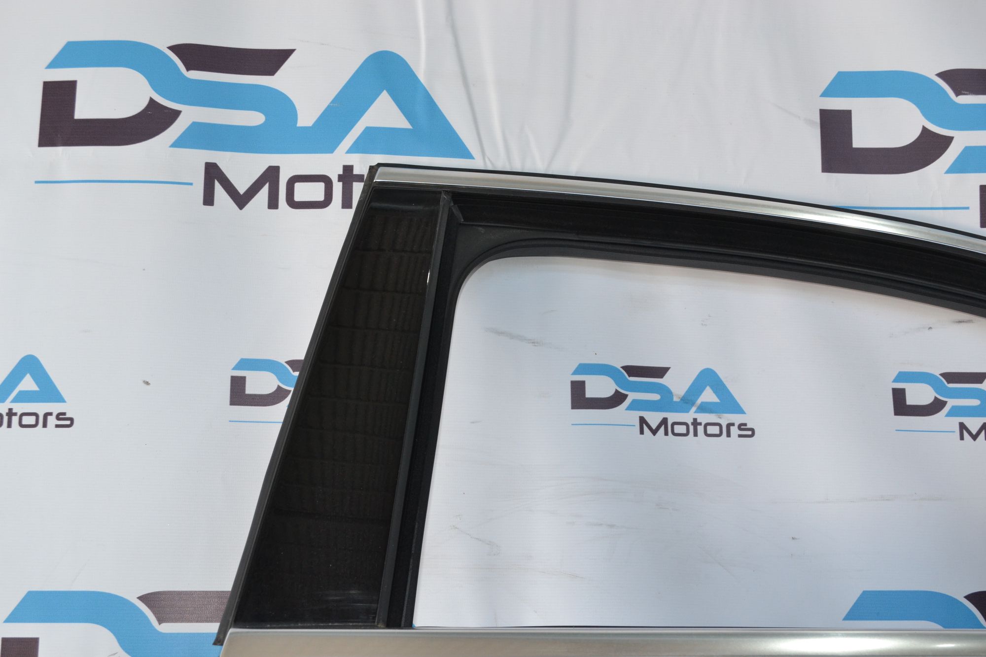 https://ycs.partsauto.market/partsauto-images/thmbs/userImages/b7628e092085f1f91467af1afb6e7630/part/0d7aff13-cd38-48f7-b556-a4733068d474_1782909716381.jpg