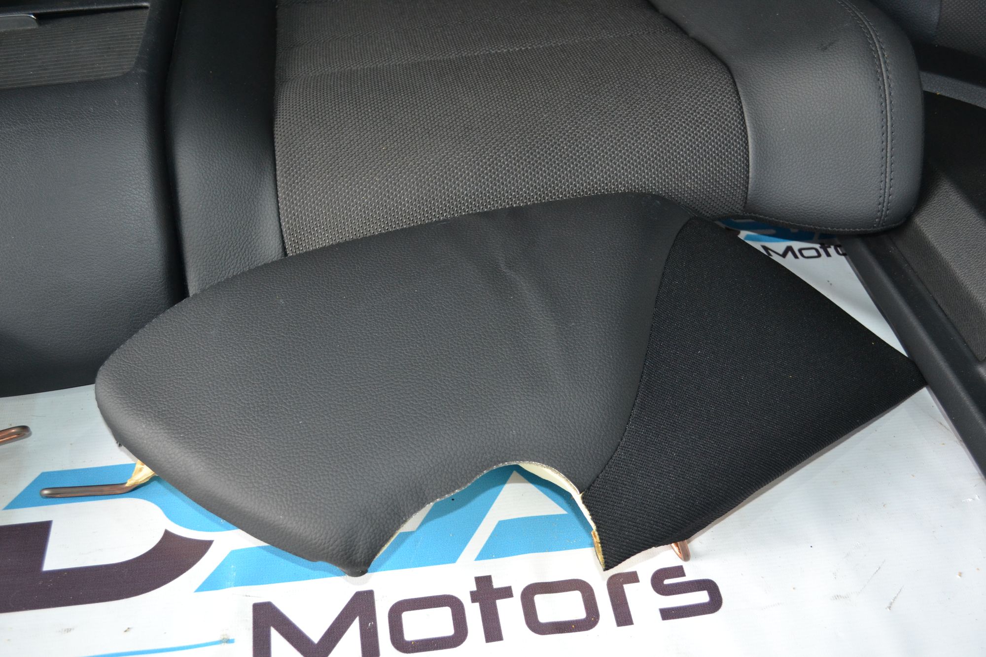 https://ycs.partsauto.market/partsauto-images/thmbs/userImages/b7628e092085f1f91467af1afb6e7630/part/0e1eb879-b6e8-4235-8098-931bea491342_1783692072623.jpg