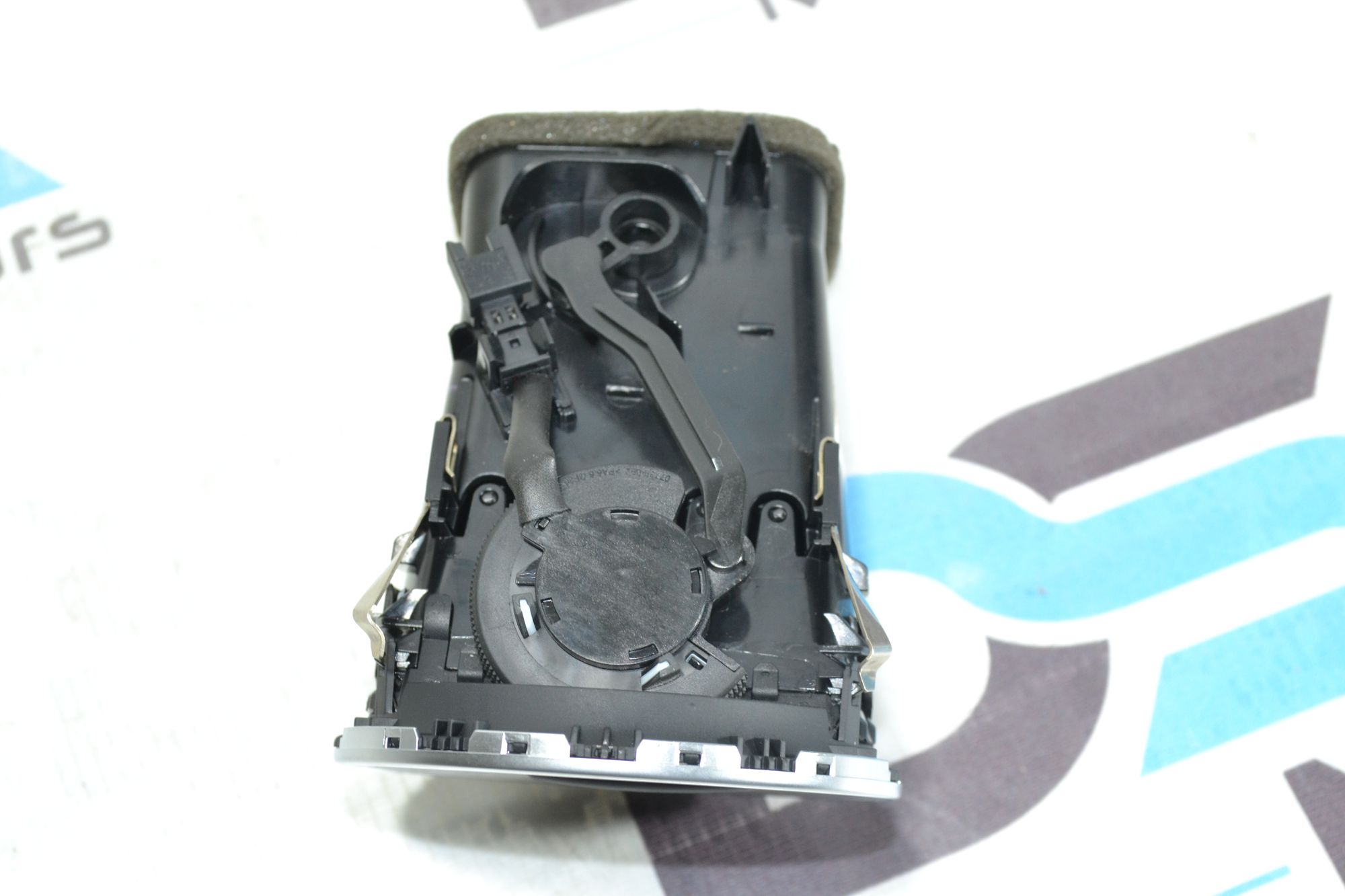 https://ycs.partsauto.market/partsauto-images/thmbs/userImages/b7628e092085f1f91467af1afb6e7630/part/0f18fce4-4a83-4969-b94c-7ba50557b367_1780310827969.jpg
