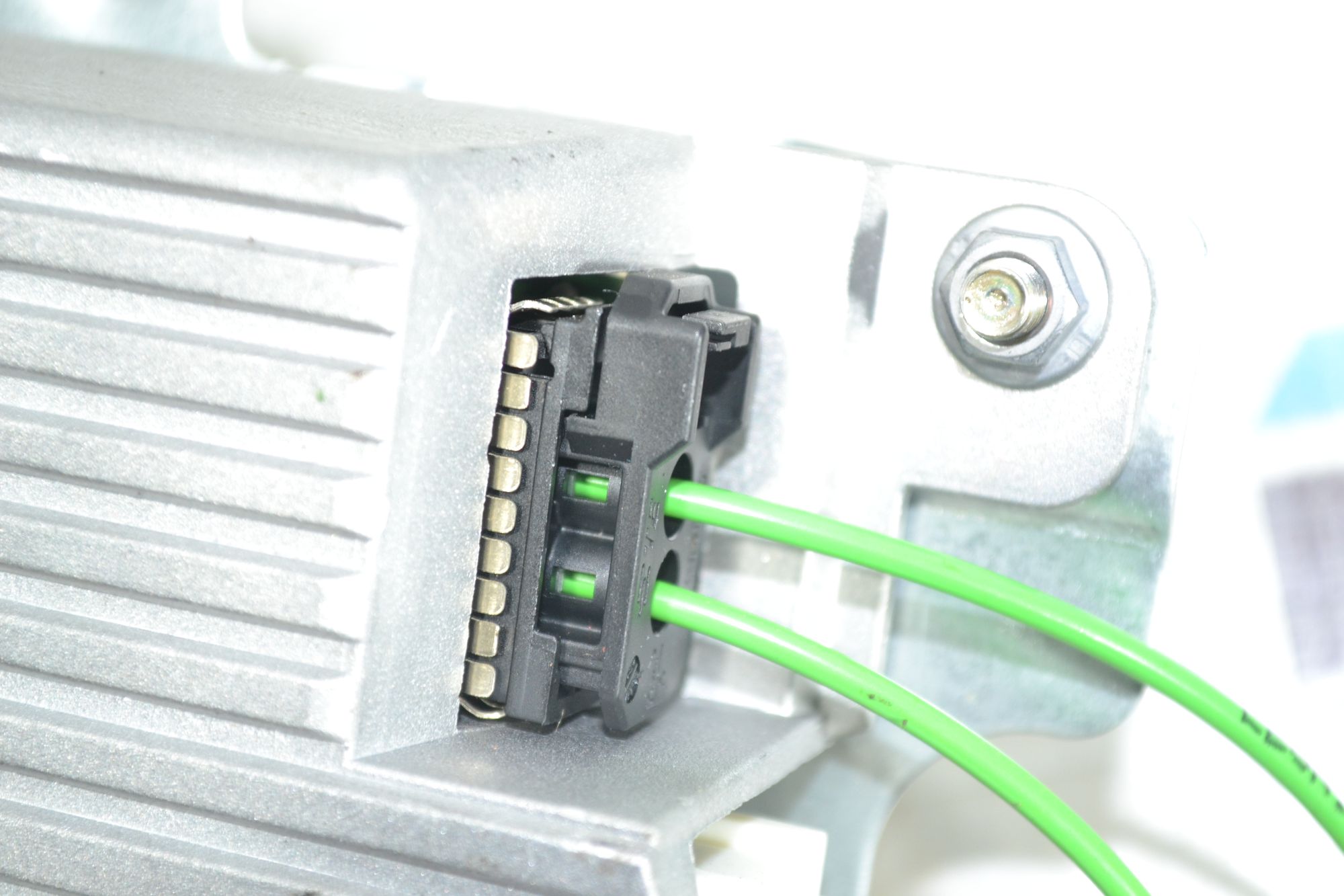 https://ycs.partsauto.market/partsauto-images/thmbs/userImages/b7628e092085f1f91467af1afb6e7630/part/10a6f6e9-fdfe-4753-9ebb-2919df7b3316_1780481609698.jpg