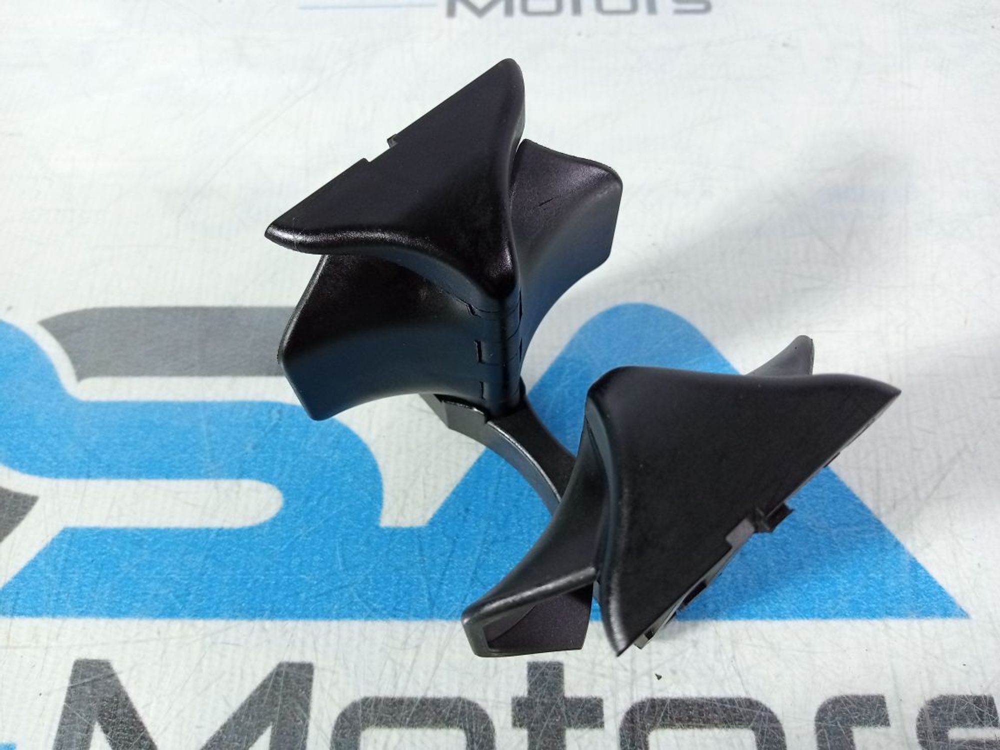 https://ycs.partsauto.market/partsauto-images/thmbs/userImages/b7628e092085f1f91467af1afb6e7630/part/114462db-3839-490c-8393-03dbc0c257bf_1744143061380.jpg