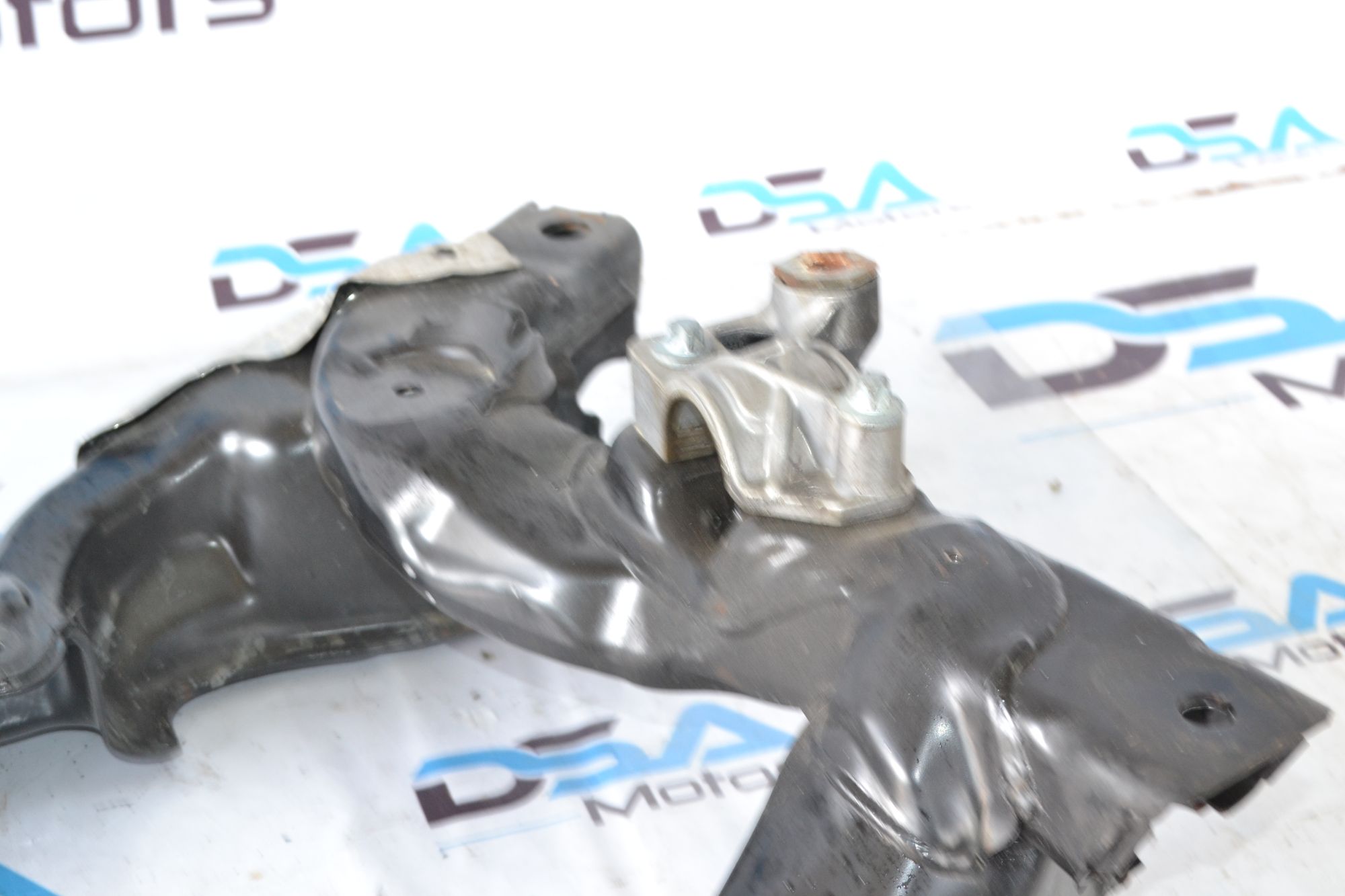 https://ycs.partsauto.market/partsauto-images/thmbs/userImages/b7628e092085f1f91467af1afb6e7630/part/1240f65c-f451-453e-9d5c-ff1e1624dd7b_1781610165277.jpg