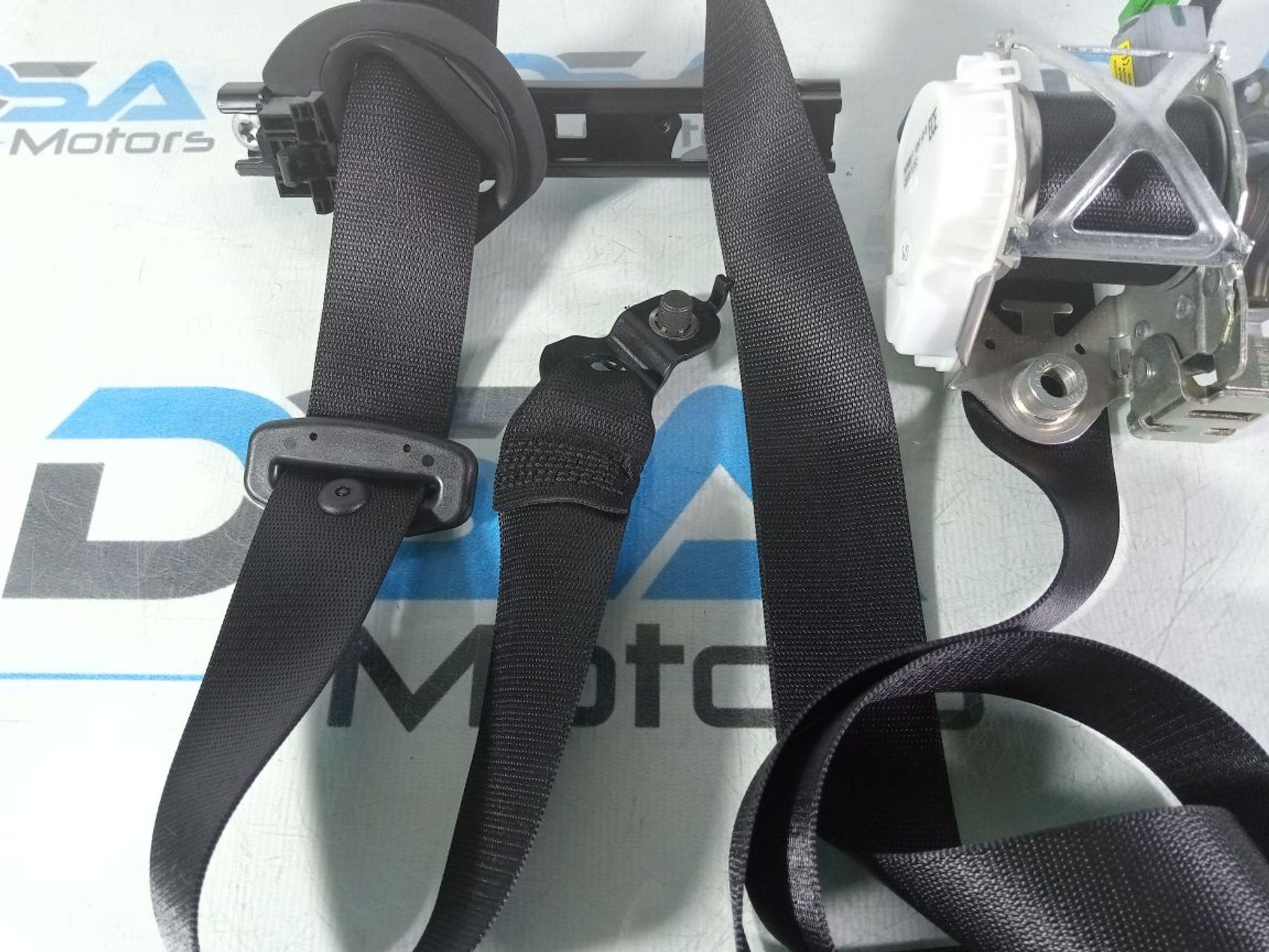 https://ycs.partsauto.market/partsauto-images/thmbs/userImages/b7628e092085f1f91467af1afb6e7630/part/12b6f0e5-eeac-40ab-aae7-0b0d92188bc9_1744141762158.jpg