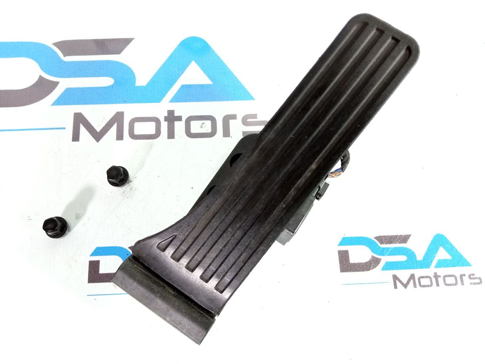 https://ycs.partsauto.market/partsauto-images/thmbs/userImages/b7628e092085f1f91467af1afb6e7630/part/130d0f53-285c-4ef8-a683-5278185a141b_1736500196446.jpg