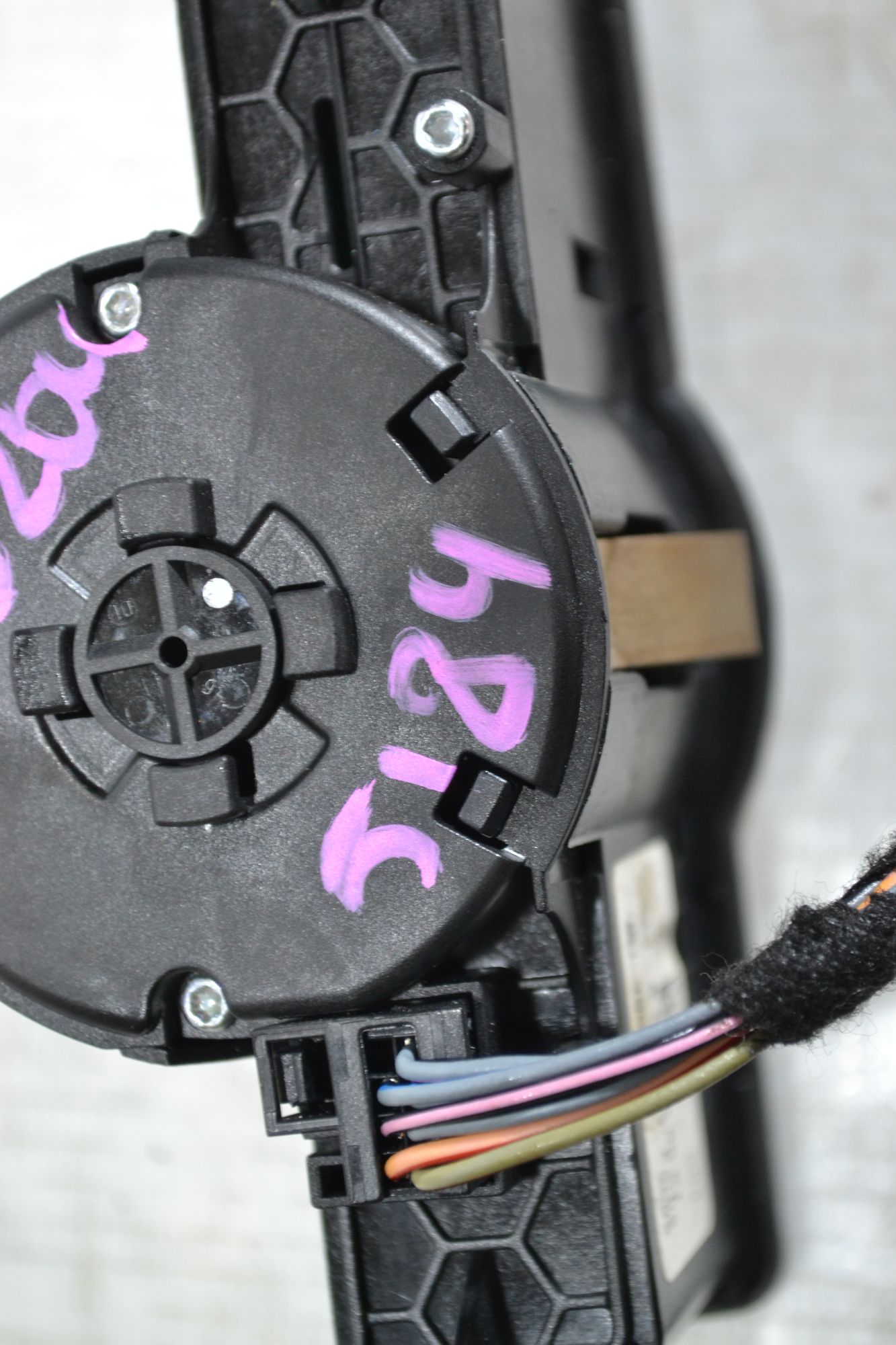 https://ycs.partsauto.market/partsauto-images/thmbs/userImages/b7628e092085f1f91467af1afb6e7630/part/13608957-dff8-4cdf-ada6-e98c16a7f622_1780989104621.jpg