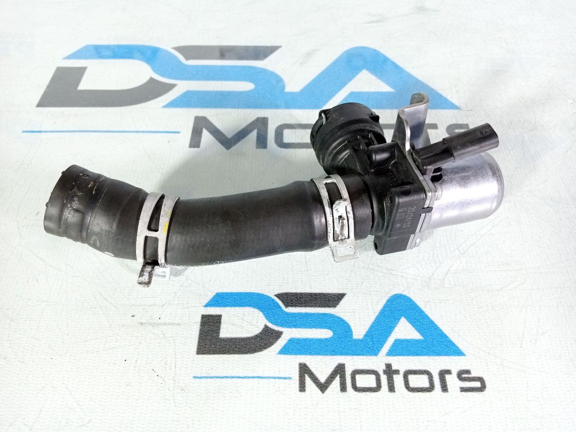 https://ycs.partsauto.market/partsauto-images/thmbs/userImages/b7628e092085f1f91467af1afb6e7630/part/138c4941-4b22-42e3-9f67-54e1f025151c_1746960039110.jpg
