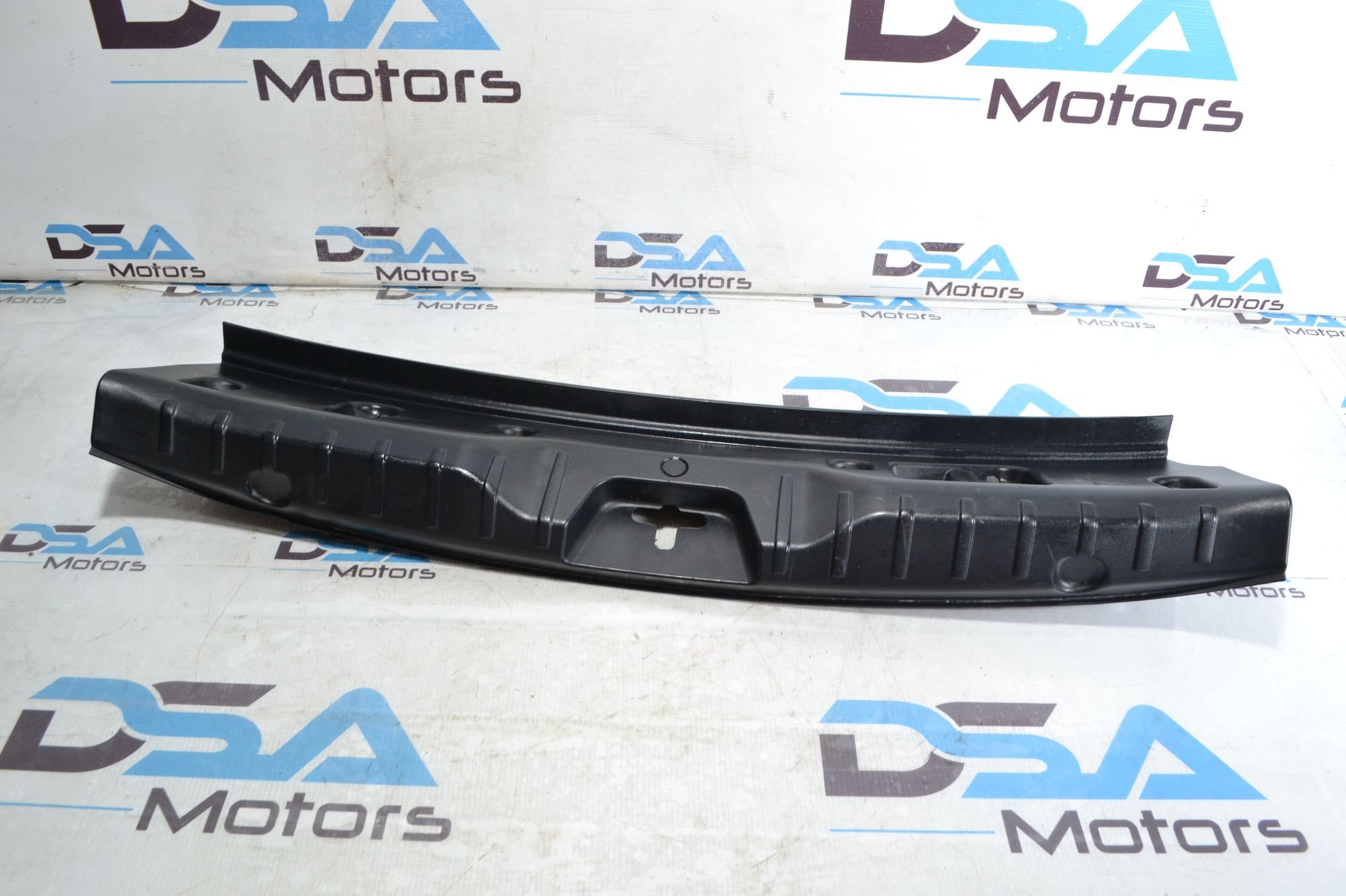 Накладка замка багажника оригинал BMW 5 F10/F18 из Японии, 1400 рублей, Кореновск