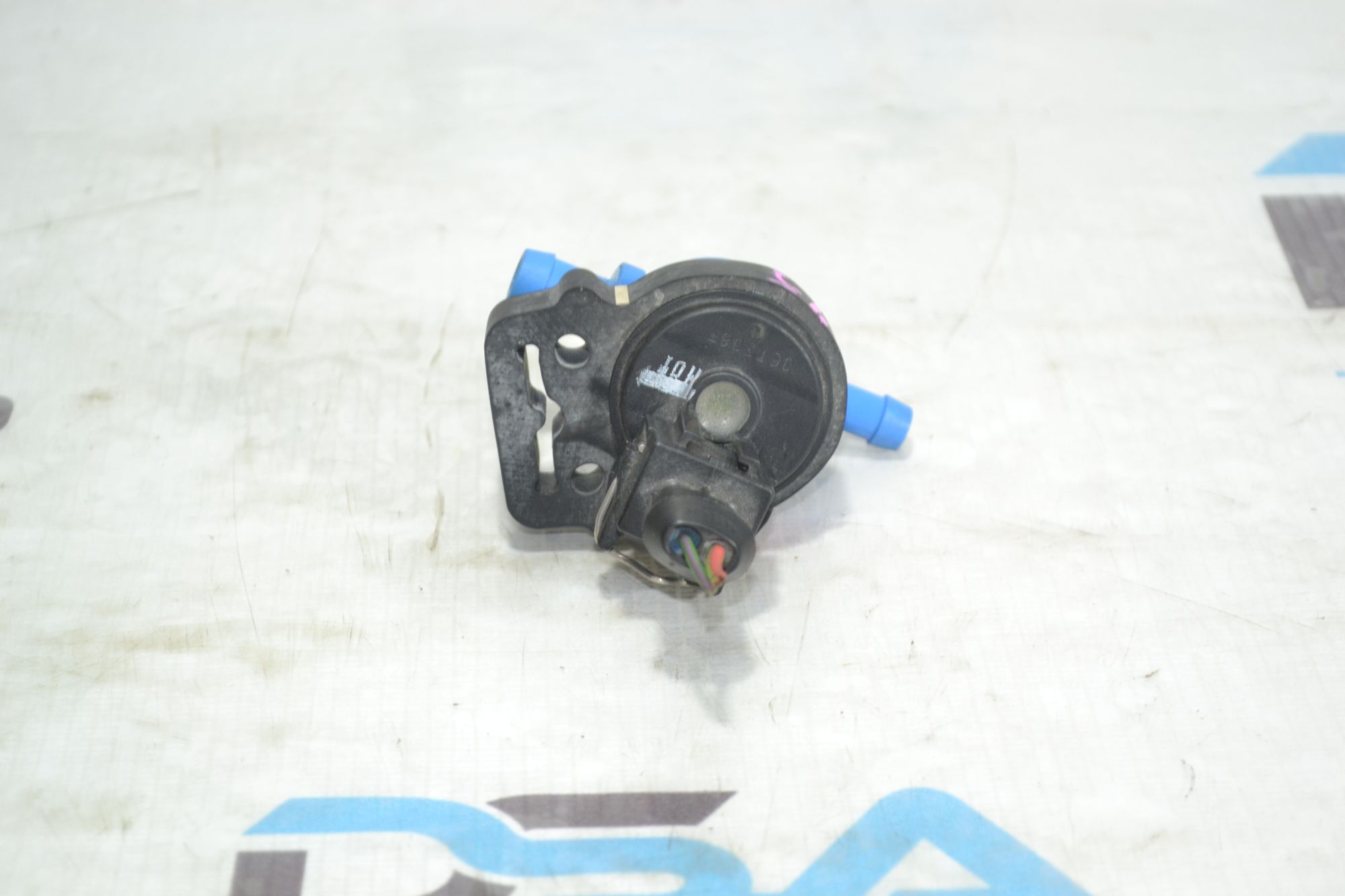 https://ycs.partsauto.market/partsauto-images/thmbs/userImages/b7628e092085f1f91467af1afb6e7630/part/1435a763-7180-498e-9eb3-1b53a33e6fc2_1781242428111.jpg