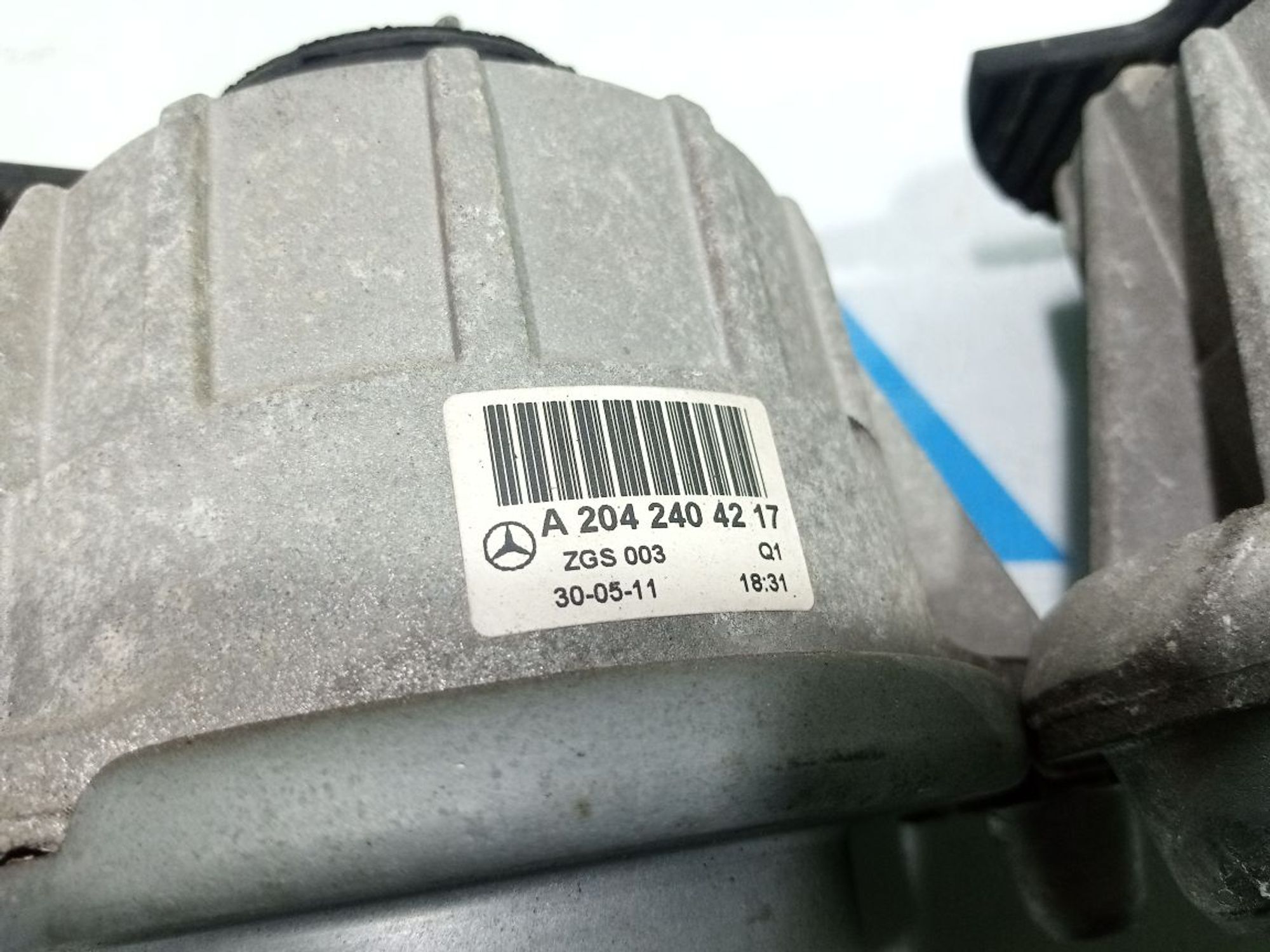 https://ycs.partsauto.market/partsauto-images/thmbs/userImages/b7628e092085f1f91467af1afb6e7630/part/14492e79-2a53-4ed5-937d-955acd88e050_1748850074854.jpg