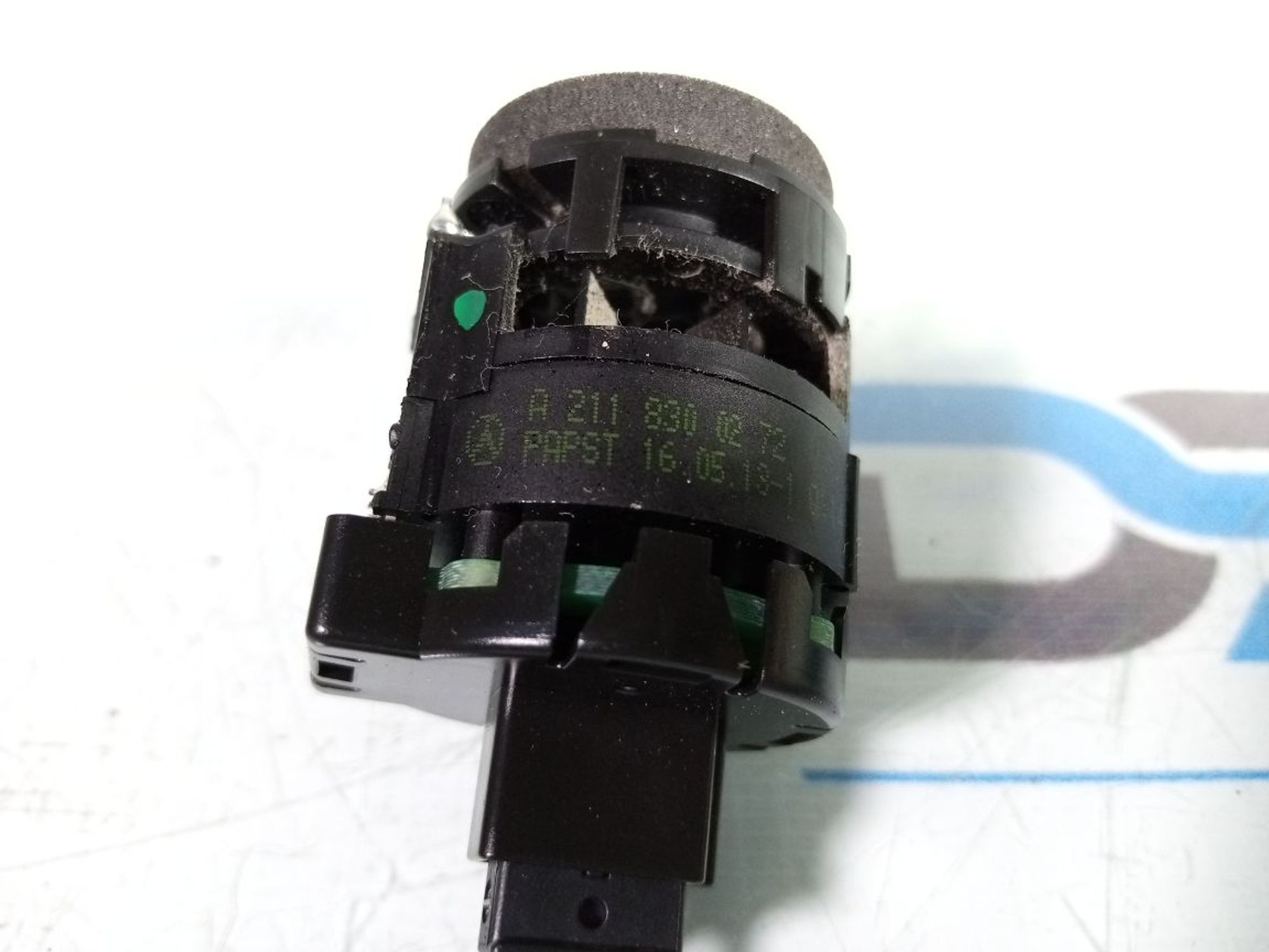 https://ycs.partsauto.market/partsauto-images/thmbs/userImages/b7628e092085f1f91467af1afb6e7630/part/14517c43-e2a0-4a4f-b258-a91cbe70700f_1736751732768.jpg