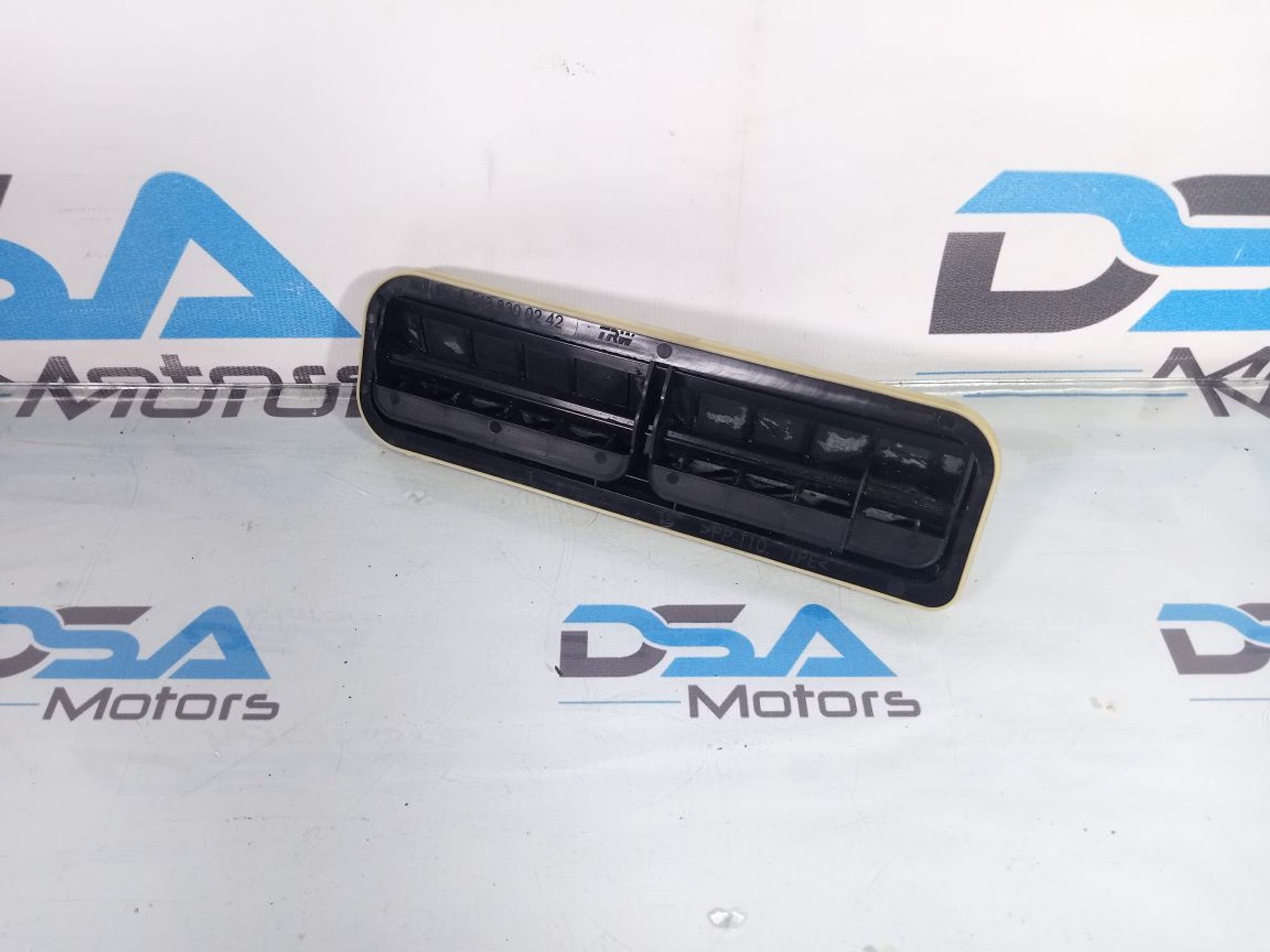 https://ycs.partsauto.market/partsauto-images/thmbs/userImages/b7628e092085f1f91467af1afb6e7630/part/154db3ec-ccc1-4b45-beb8-4876a0f646ef_1720517692326.jpg