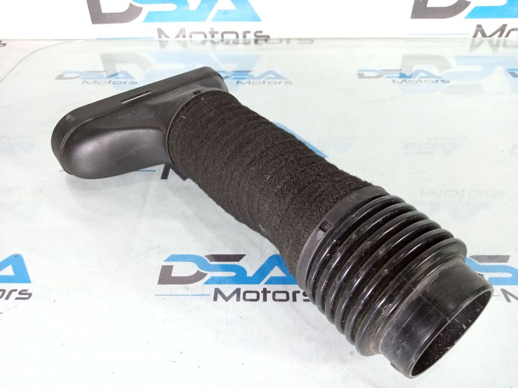 https://ycs.partsauto.market/partsauto-images/thmbs/userImages/b7628e092085f1f91467af1afb6e7630/part/158faa3f-e1d8-4fa4-8b69-a56b75f7dca0_1731859297808.jpg