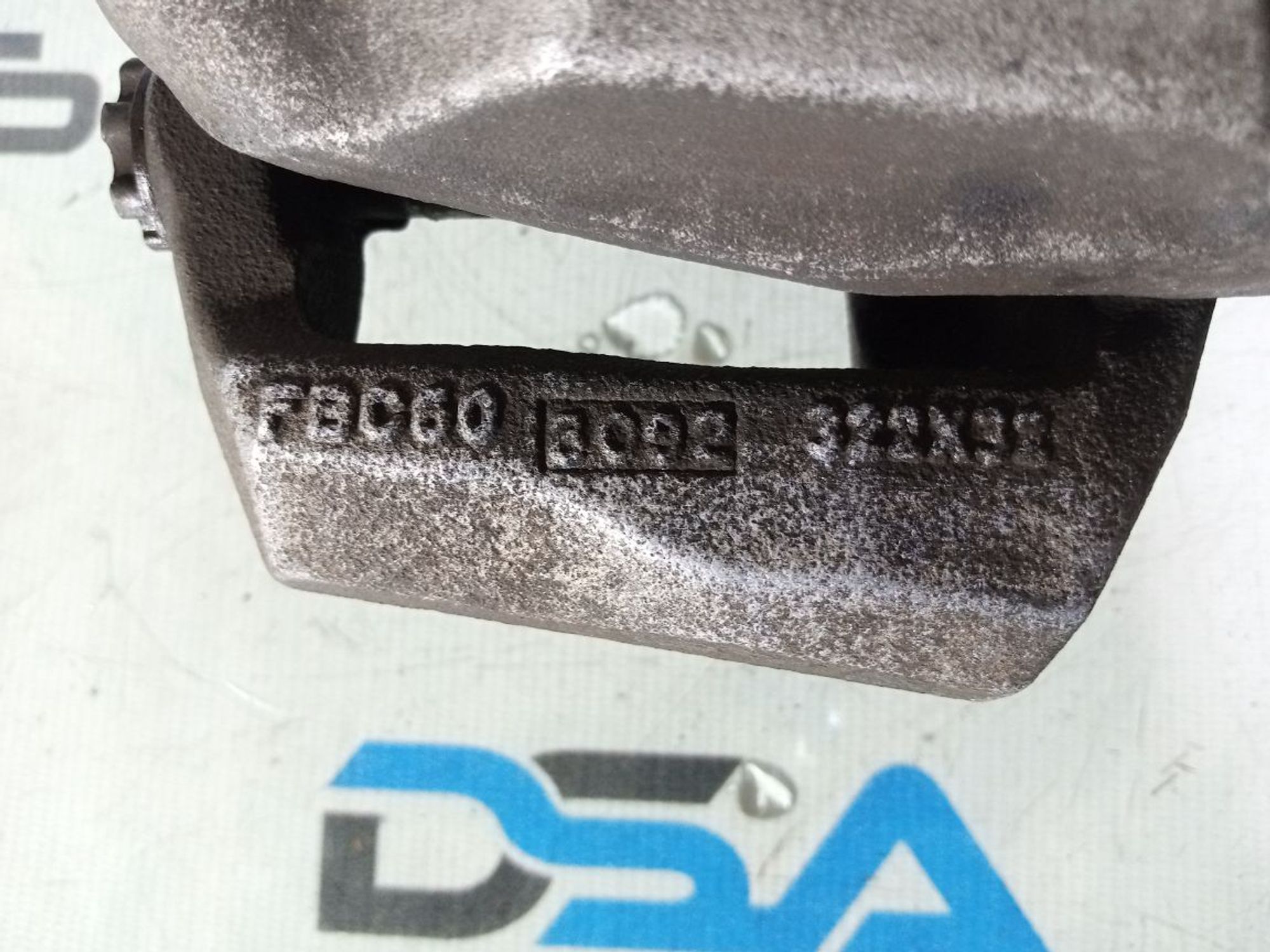 https://ycs.partsauto.market/partsauto-images/thmbs/userImages/b7628e092085f1f91467af1afb6e7630/part/16747ecf-ec8e-4b97-b602-382d3c24d0dd_1740838993998.jpg