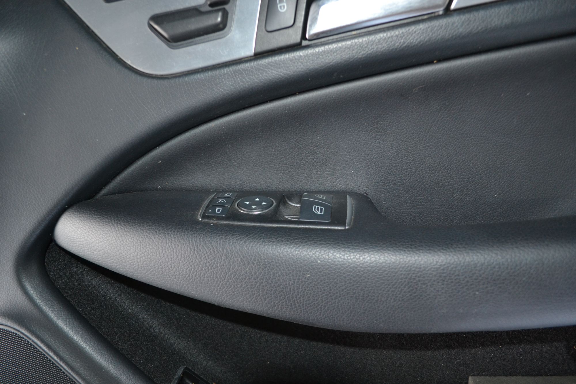 https://ycs.partsauto.market/partsauto-images/thmbs/userImages/b7628e092085f1f91467af1afb6e7630/part/171dd9e3-2cb9-4395-854e-b8c48af015c7_1783692070933.jpg