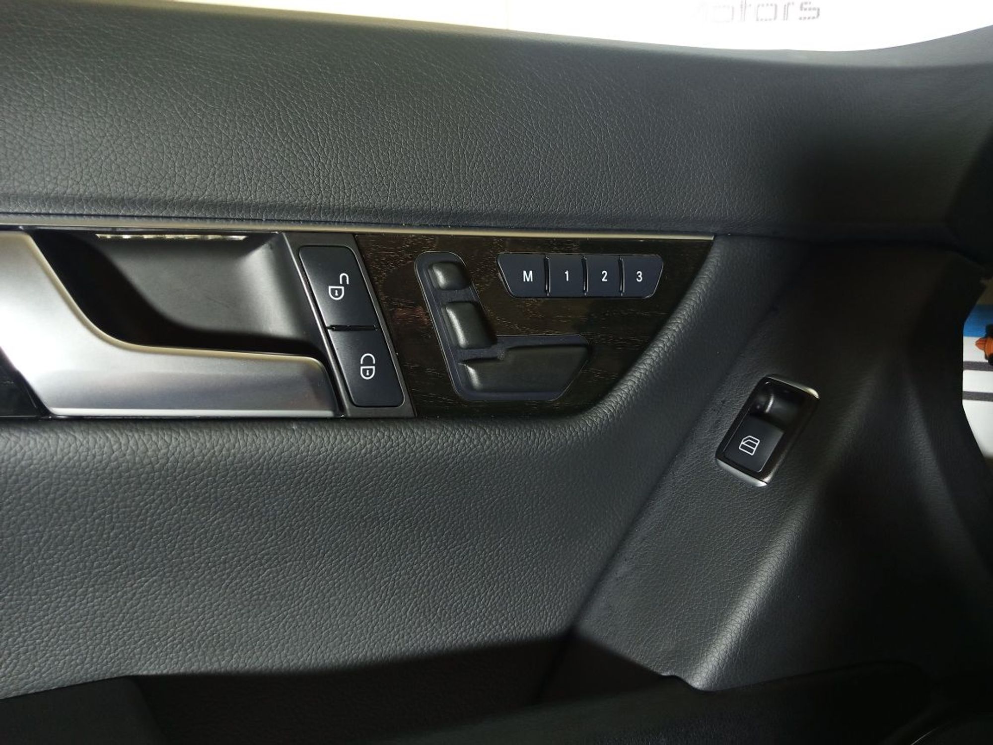 https://ycs.partsauto.market/partsauto-images/thmbs/userImages/b7628e092085f1f91467af1afb6e7630/part/17ab972e-5ea8-4846-b25f-e4b25851c890_1736840685468.jpg