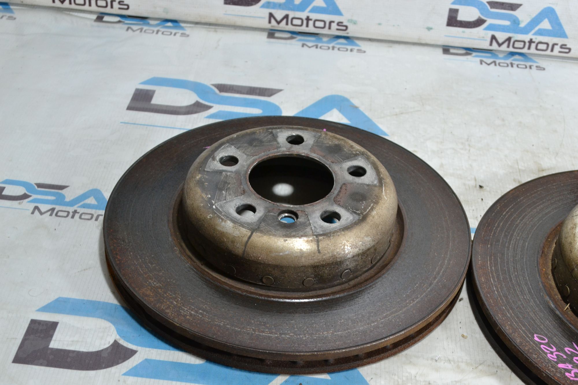https://ycs.partsauto.market/partsauto-images/thmbs/userImages/b7628e092085f1f91467af1afb6e7630/part/17c9a35b-278d-47e7-a01a-2f3b4fbfe7ce_1781501747119.jpg