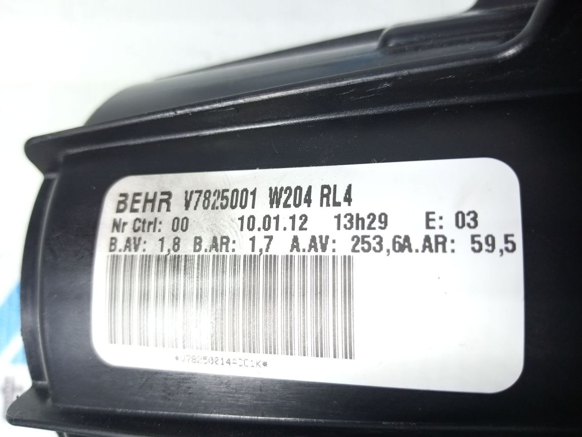 https://ycs.partsauto.market/partsauto-images/thmbs/userImages/b7628e092085f1f91467af1afb6e7630/part/187c4da5-e008-46dd-bcfe-c7a8632d03de_1740682366060.jpg