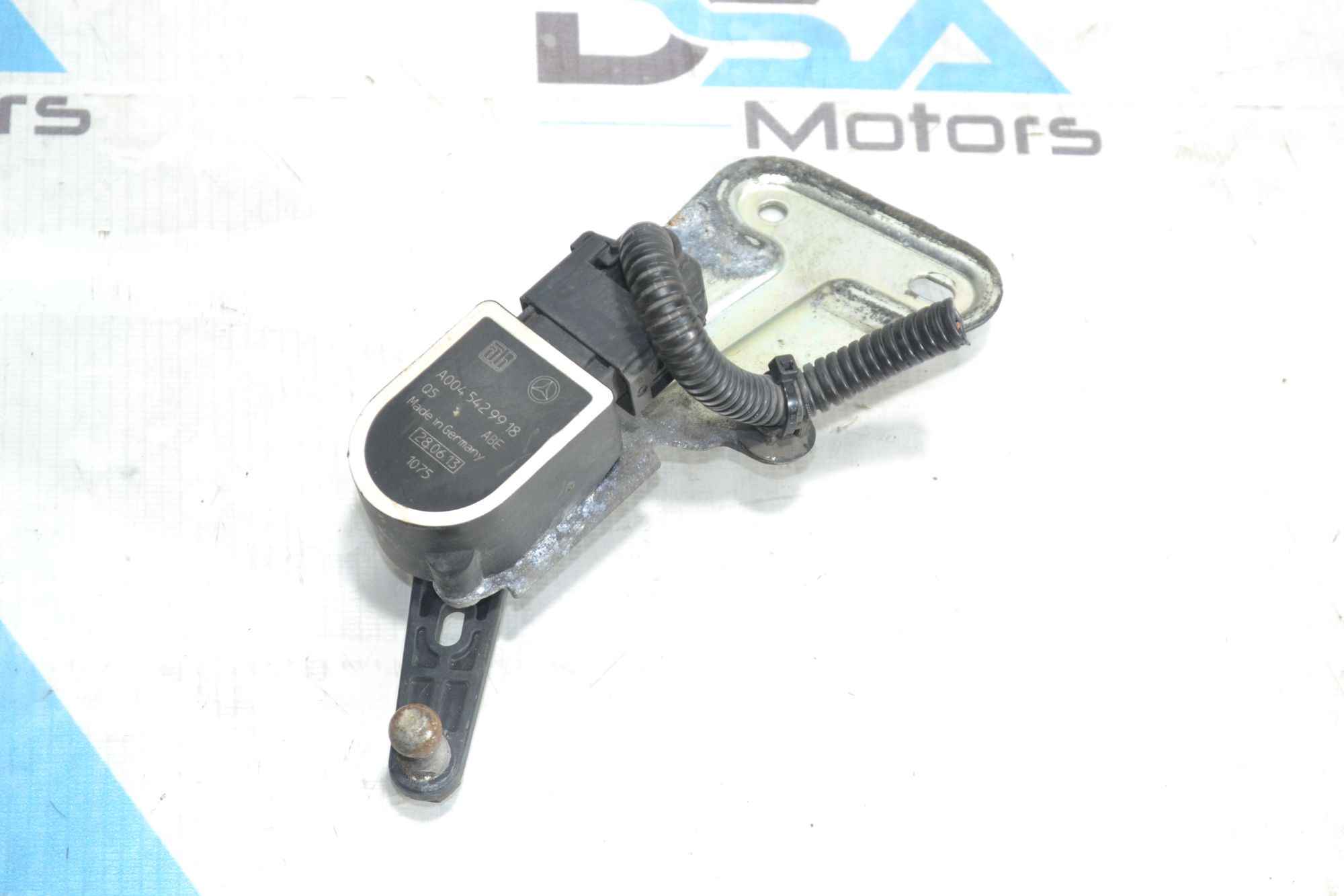 https://ycs.partsauto.market/partsauto-images/thmbs/userImages/b7628e092085f1f91467af1afb6e7630/part/18b80f6d-d9f7-42e1-bd46-cd5094fc2530_1781175692909.jpg