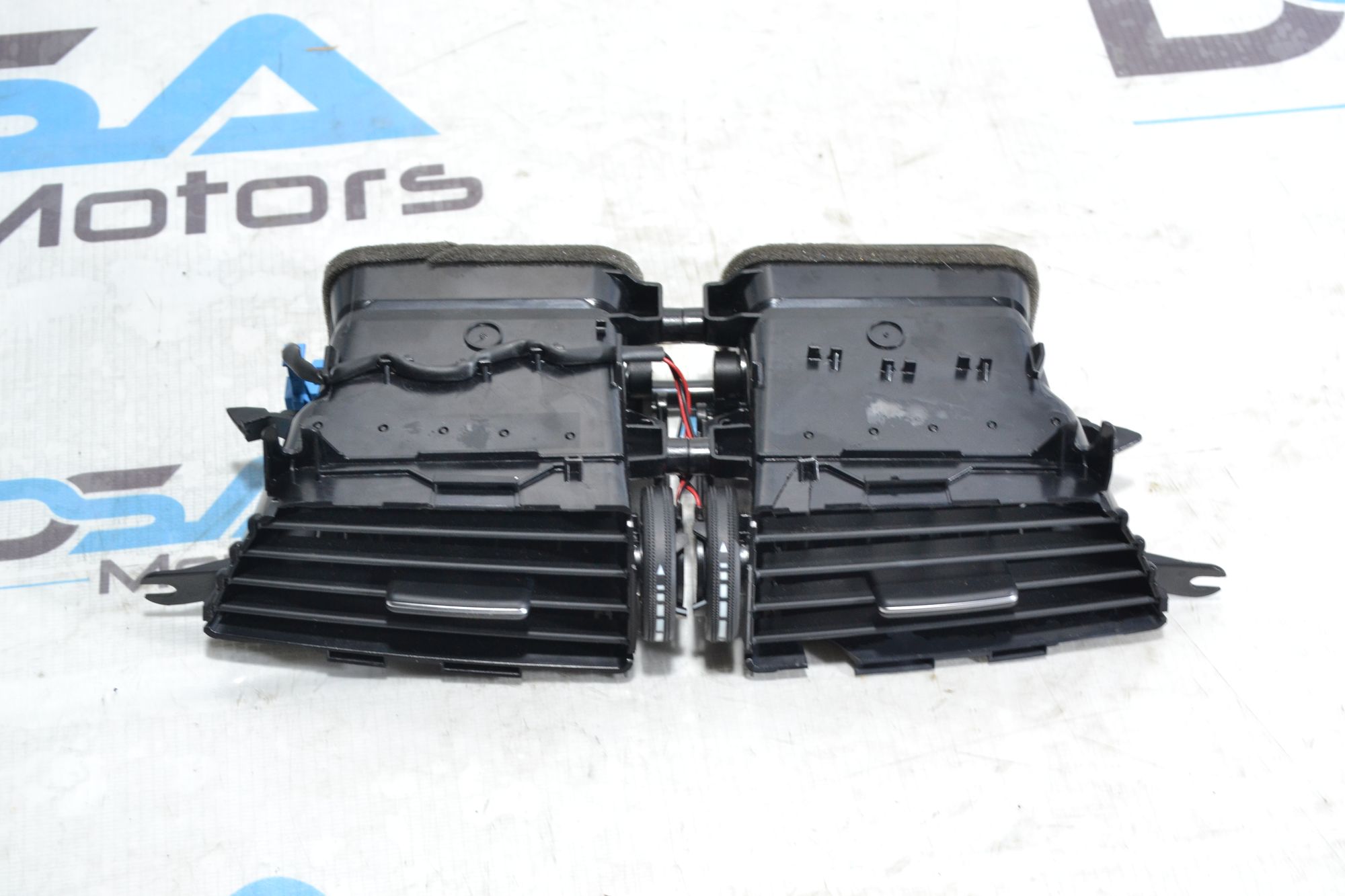 https://ycs.partsauto.market/partsauto-images/thmbs/userImages/b7628e092085f1f91467af1afb6e7630/part/19c5b7d8-7131-48ea-b184-11bdac3a689b_1780575935807.jpg