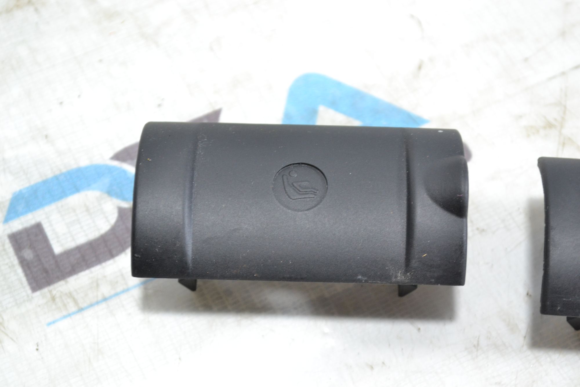 https://ycs.partsauto.market/partsauto-images/thmbs/userImages/b7628e092085f1f91467af1afb6e7630/part/1a0690d3-191e-4693-99ae-ec0597ea67bf_1781596982969.jpg