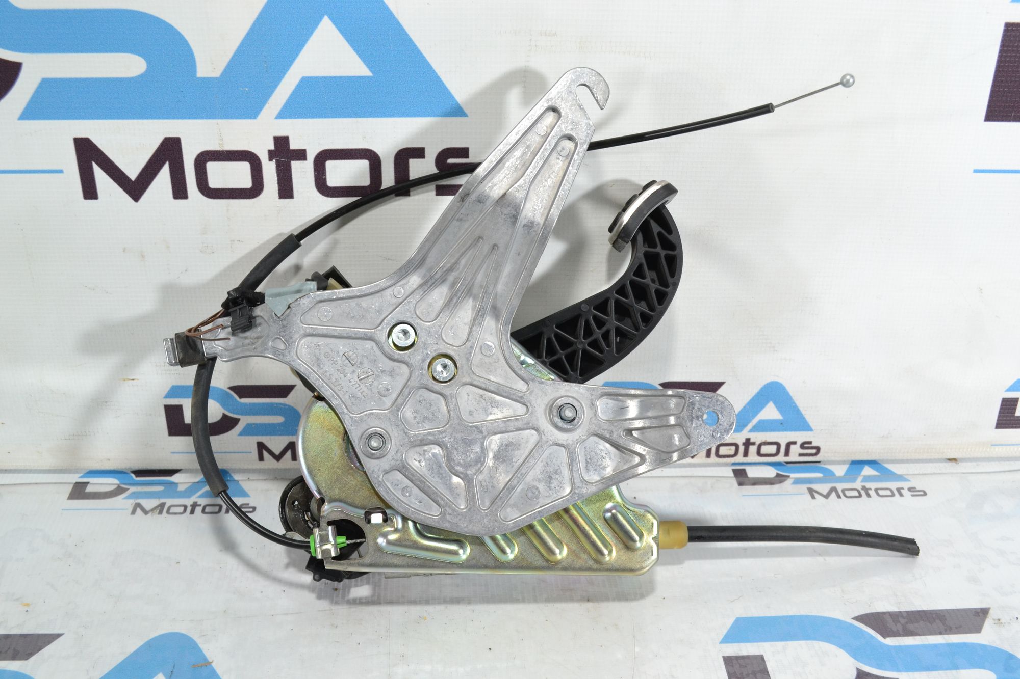 https://ycs.partsauto.market/partsauto-images/thmbs/userImages/b7628e092085f1f91467af1afb6e7630/part/1a11f798-383f-4485-a413-9f554123bd8c_1779086025834.jpg
