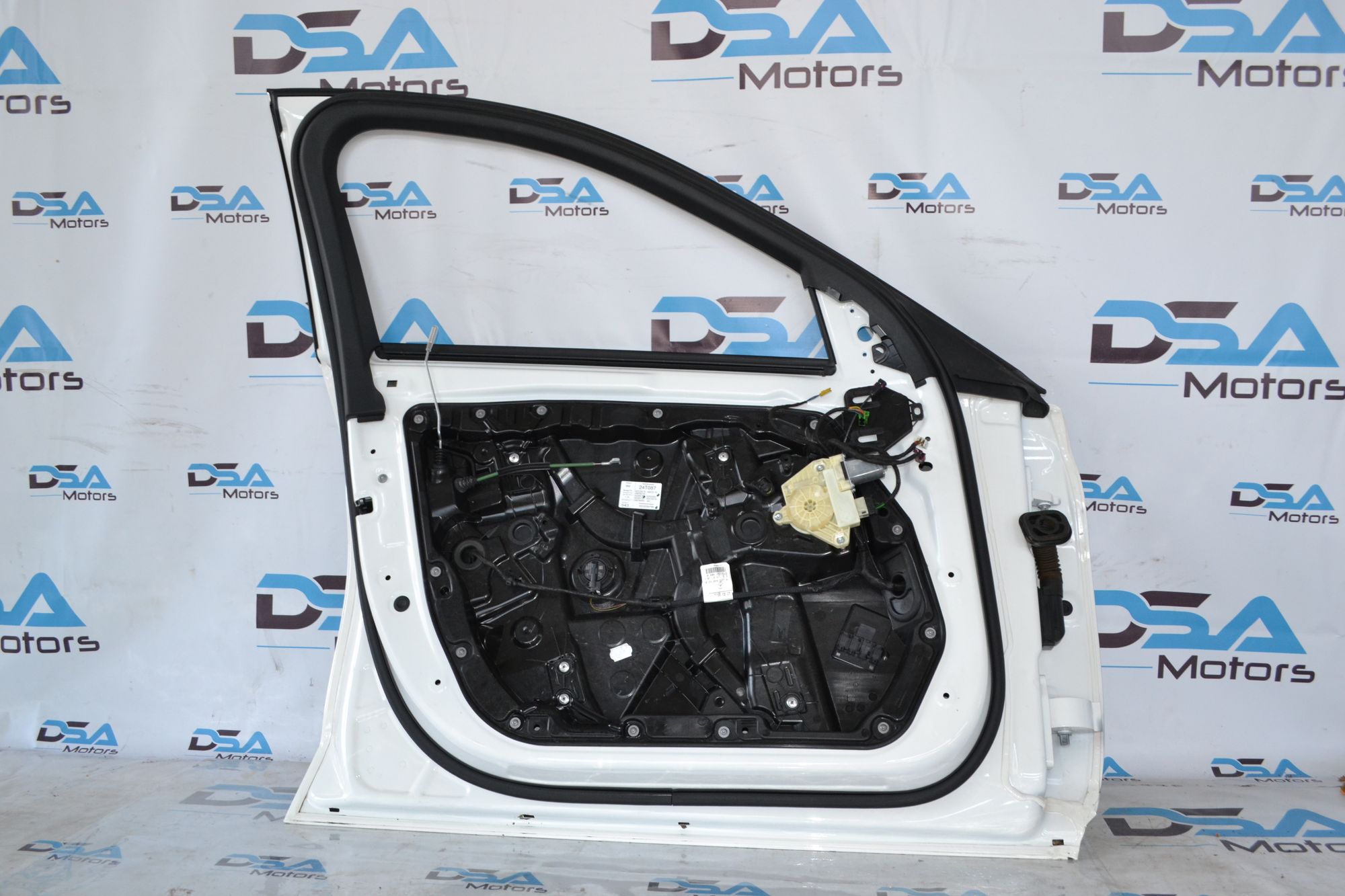 https://ycs.partsauto.market/partsauto-images/thmbs/userImages/b7628e092085f1f91467af1afb6e7630/part/1a3d64bf-79d7-4eb1-b6f1-b0f9065ff3f2_1783333344461.jpg
