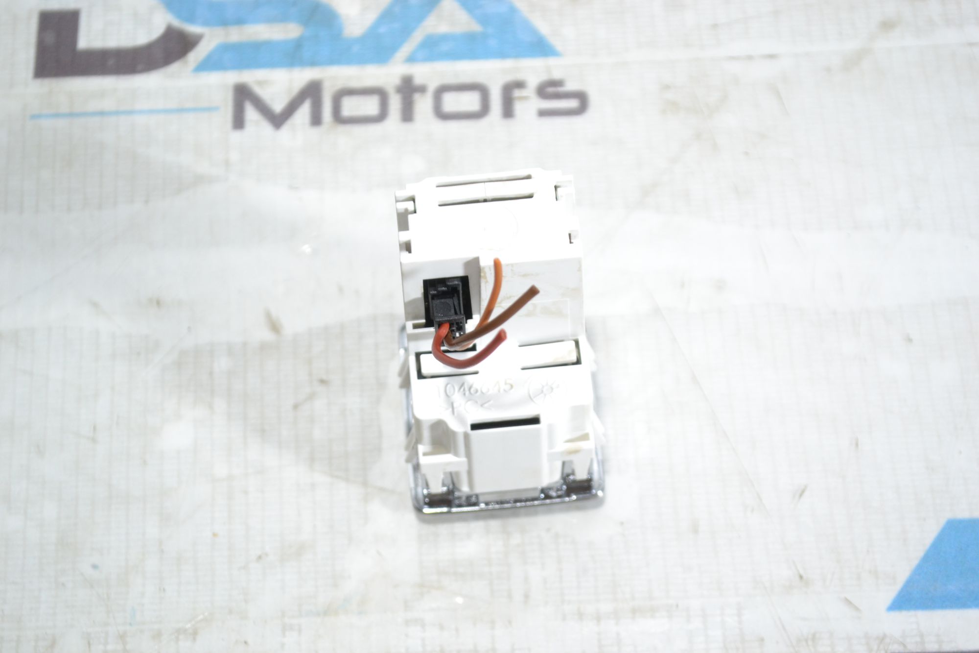https://ycs.partsauto.market/partsauto-images/thmbs/userImages/b7628e092085f1f91467af1afb6e7630/part/1ade3332-e21e-4f45-a85f-37b8239230ad_1780990645041.jpg