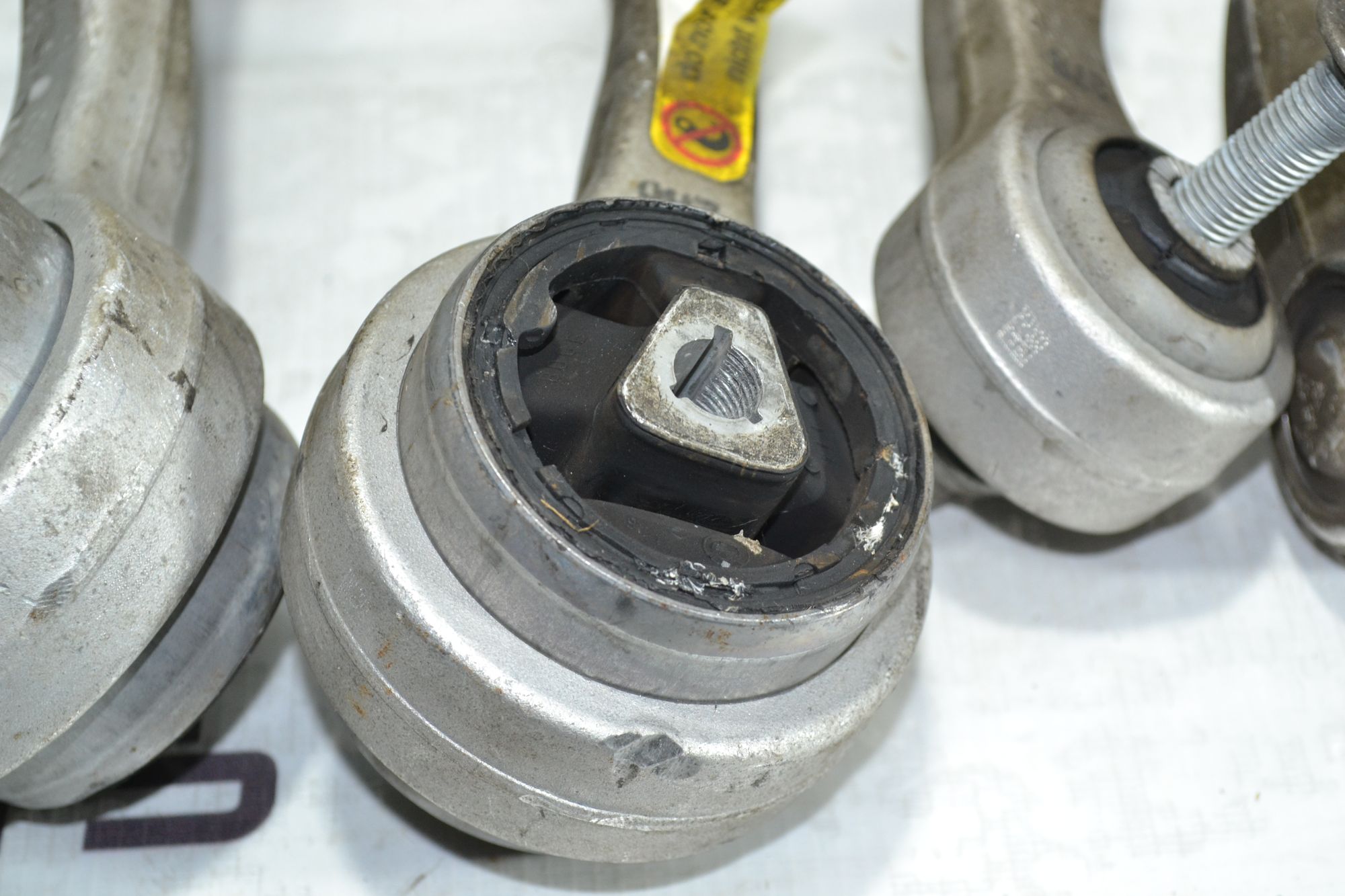 https://ycs.partsauto.market/partsauto-images/thmbs/userImages/b7628e092085f1f91467af1afb6e7630/part/1afdc814-0061-47e8-960c-d5eb733ac2cc_1779286624977.jpg