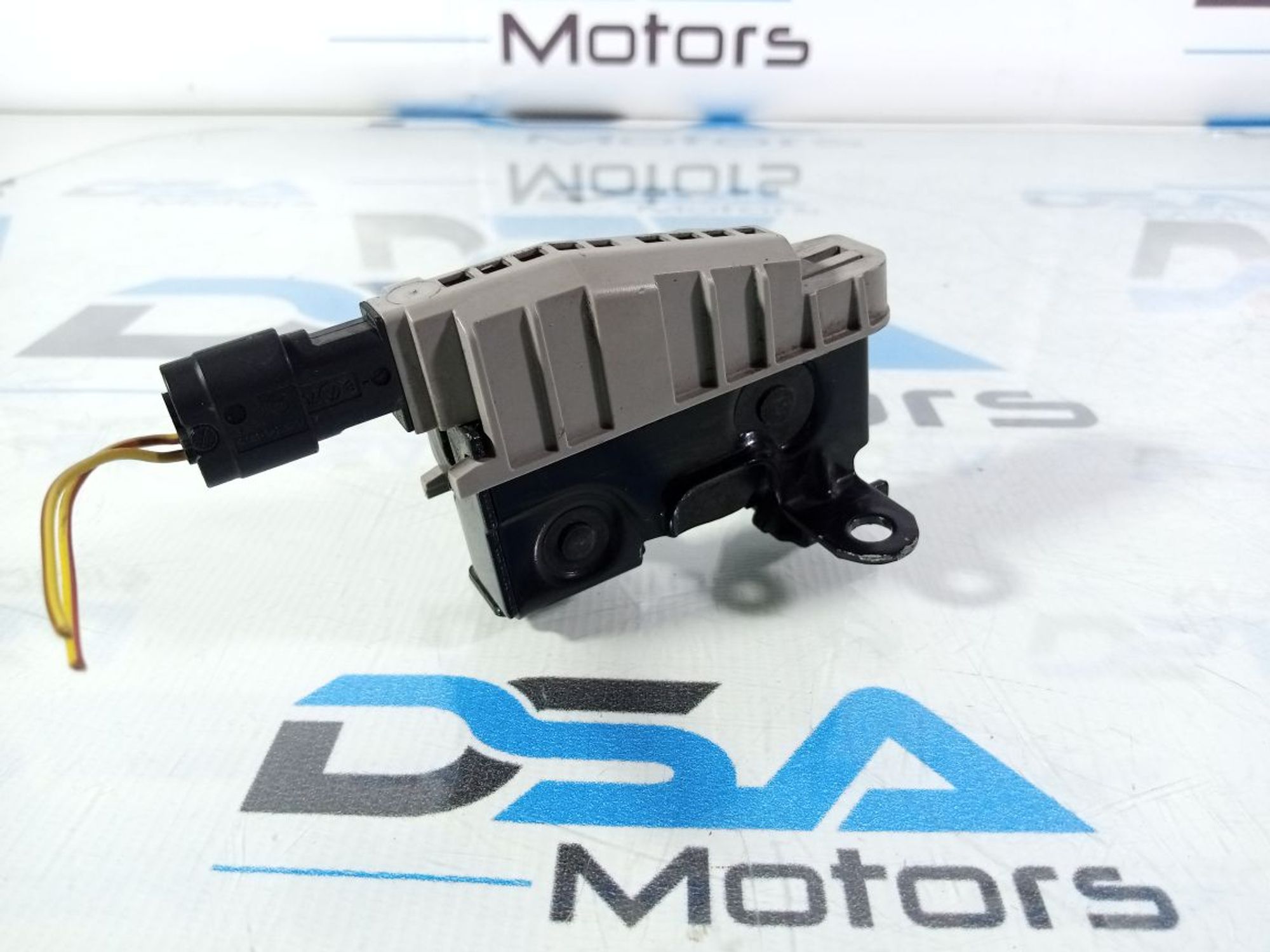 https://ycs.partsauto.market/partsauto-images/thmbs/userImages/b7628e092085f1f91467af1afb6e7630/part/1b6cfa6b-e6b9-40b2-8119-f51c36437395_1740380272883.jpg