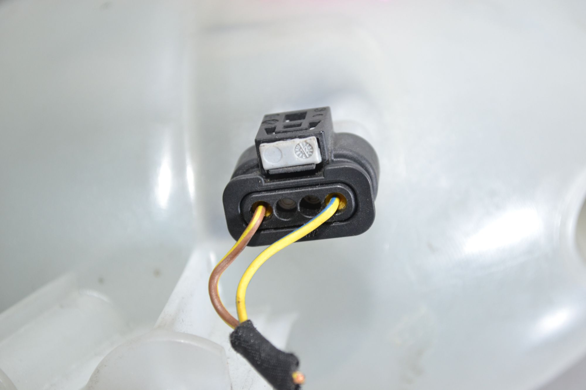 https://ycs.partsauto.market/partsauto-images/thmbs/userImages/b7628e092085f1f91467af1afb6e7630/part/1cc60278-3c90-48a5-9837-bfc95cec5922_1780307248301.jpg