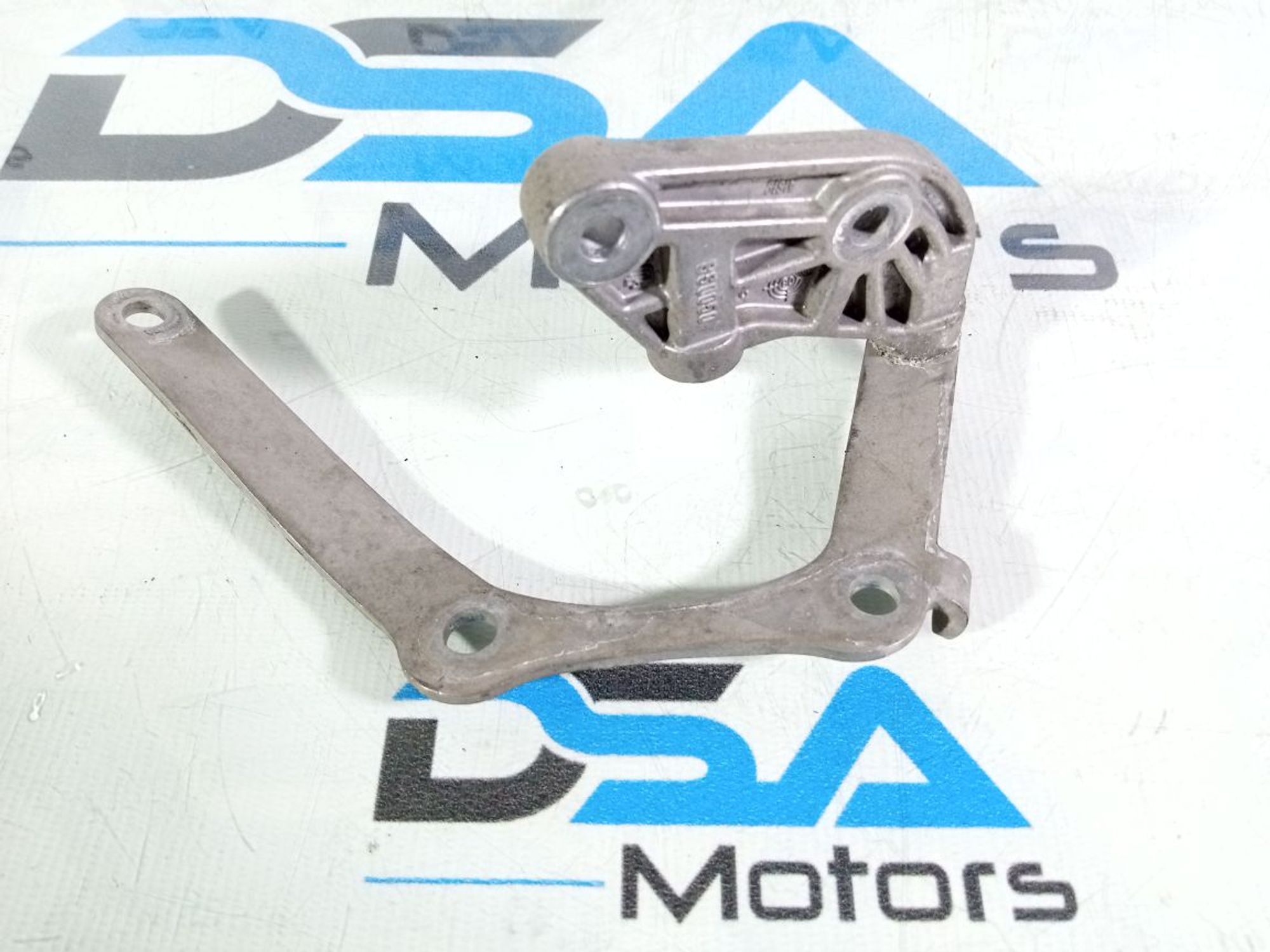https://ycs.partsauto.market/partsauto-images/thmbs/userImages/b7628e092085f1f91467af1afb6e7630/part/1da0372f-974f-45b5-b08a-c8dff5962b70_1742643023456.jpg