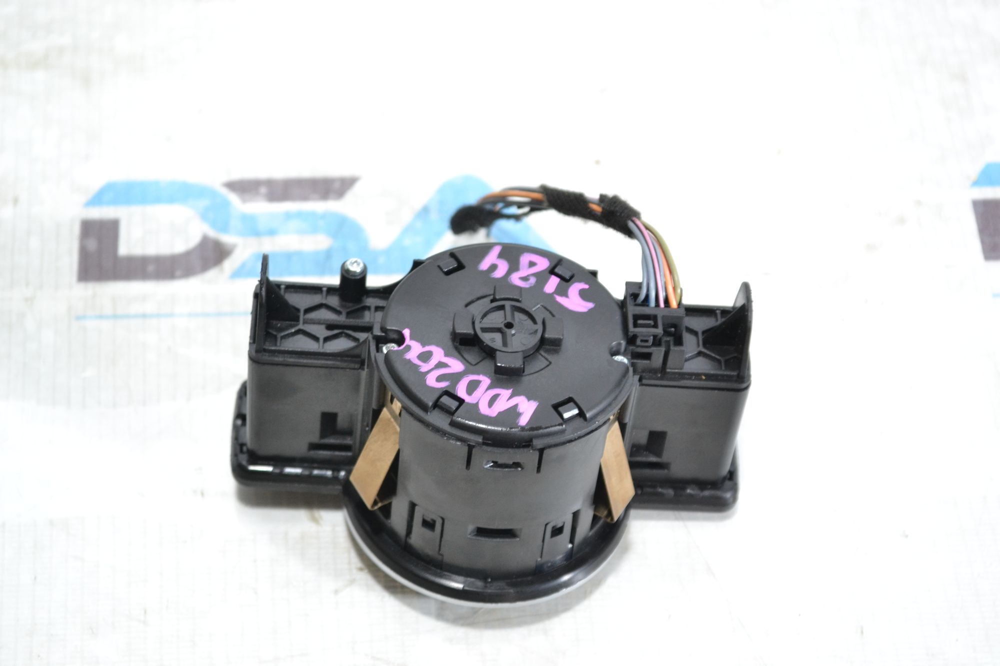 https://ycs.partsauto.market/partsauto-images/thmbs/userImages/b7628e092085f1f91467af1afb6e7630/part/1df5b092-3739-4c08-97b3-95c0835eb508_1780989107287.jpg