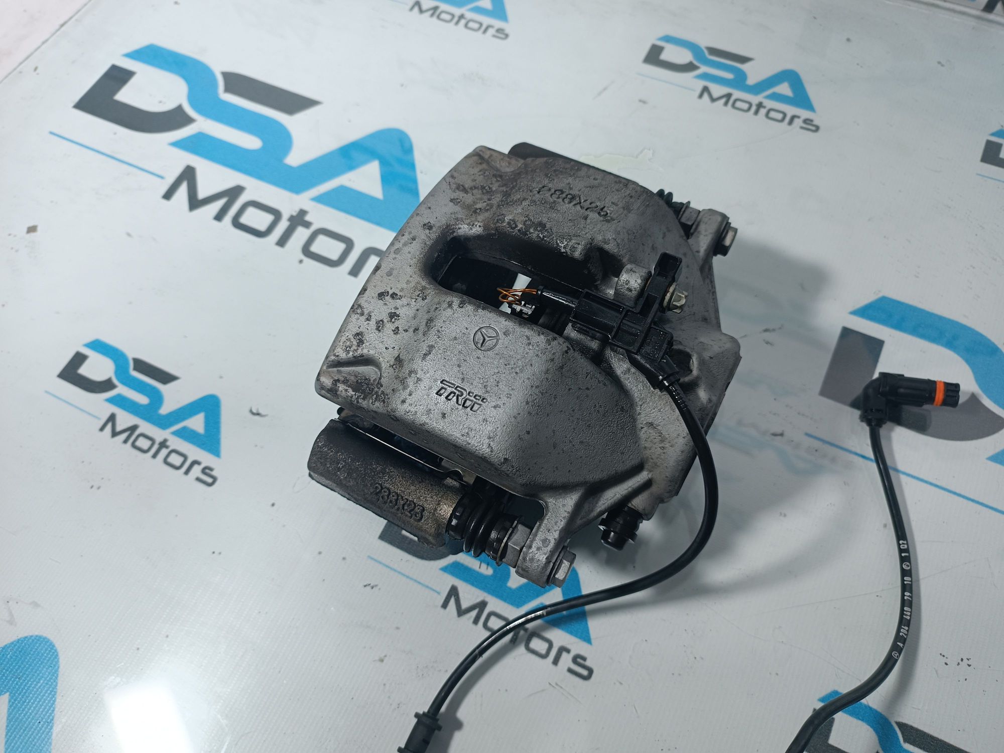 https://ycs.partsauto.market/partsauto-images/thmbs/userImages/b7628e092085f1f91467af1afb6e7630/part/1e3f4b41-d898-450d-9210-88b85f90ce26_1699537907123.jpg