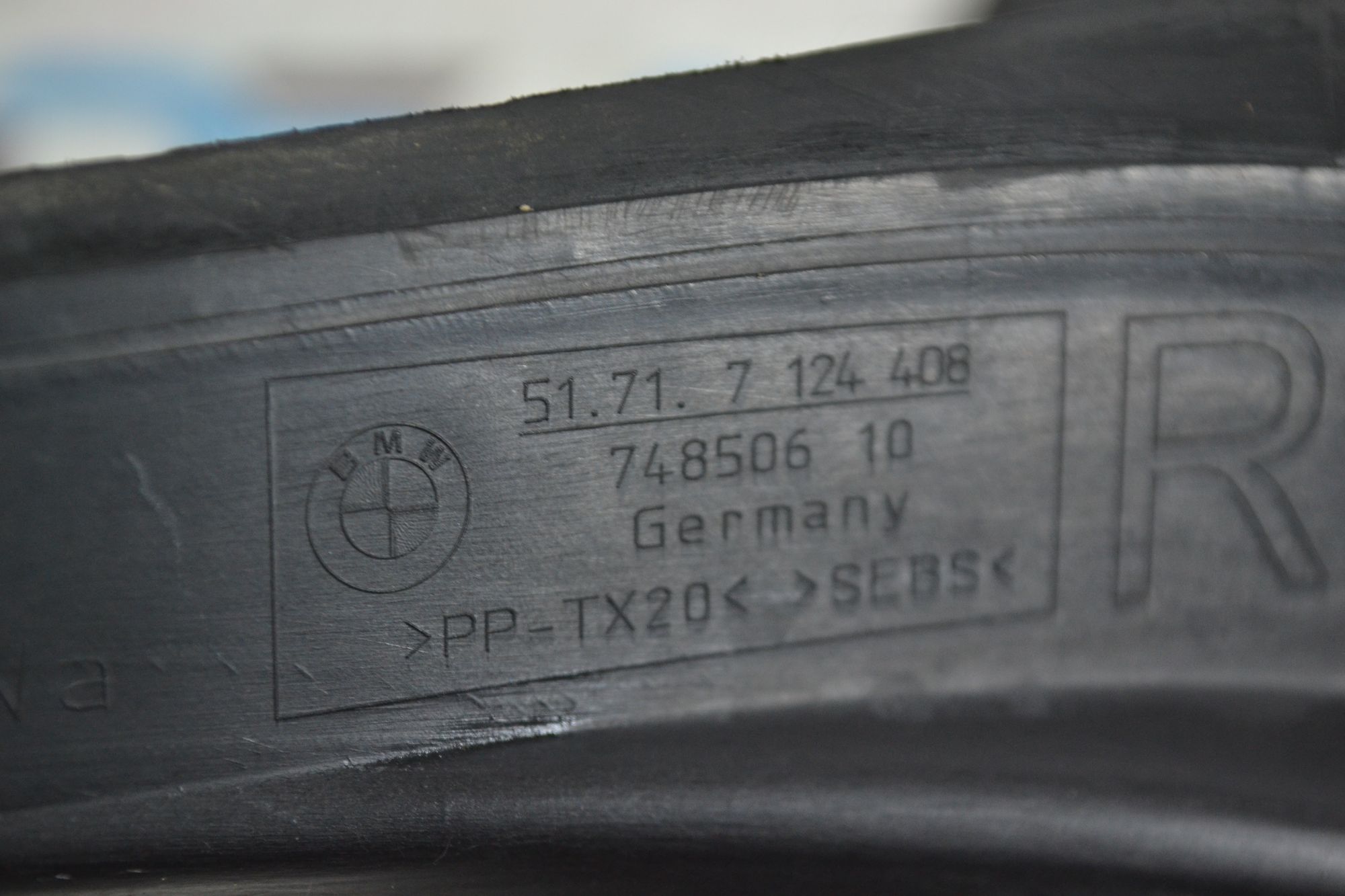 Водосток багажника оригинал BMW E60 из Японии, 1390 рублей, Кореновск