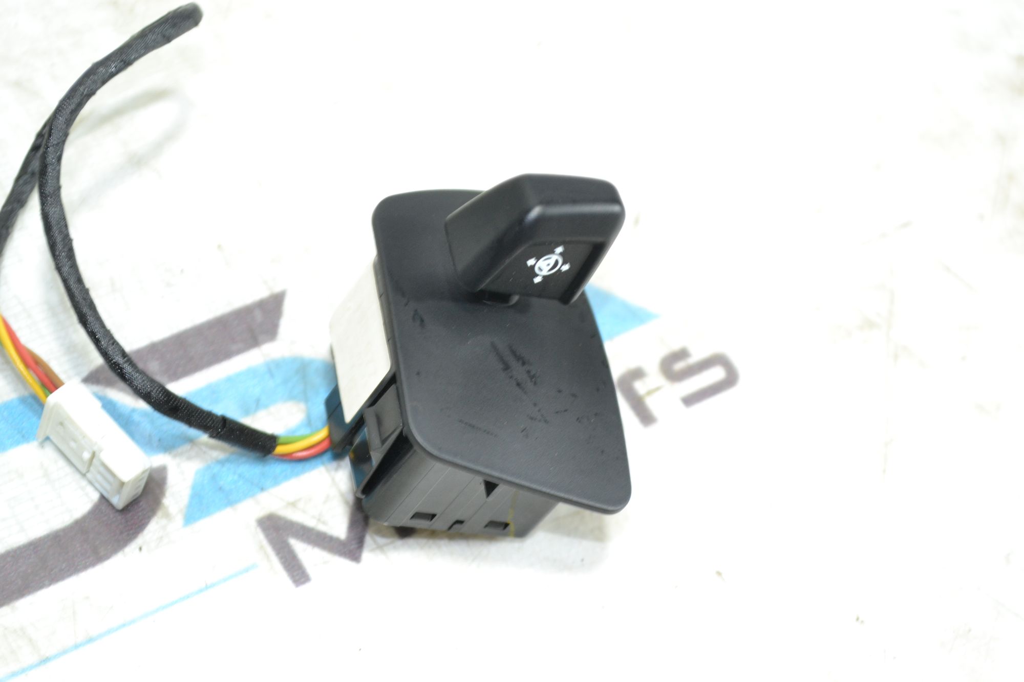 https://ycs.partsauto.market/partsauto-images/thmbs/userImages/b7628e092085f1f91467af1afb6e7630/part/1ed98978-acb6-4d28-ba28-5bca4b9bef92_1781597712400.jpg