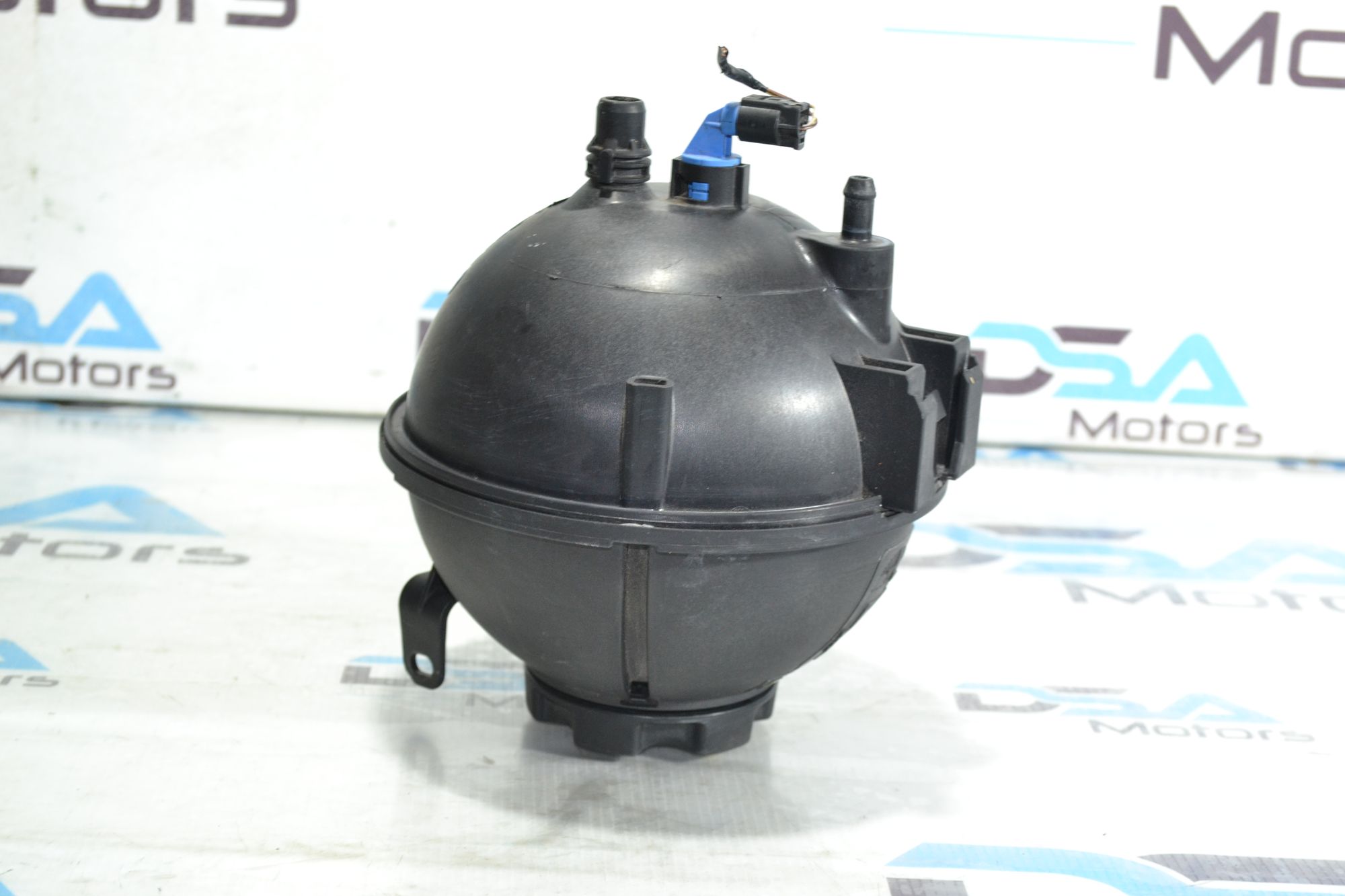 https://ycs.partsauto.market/partsauto-images/thmbs/userImages/b7628e092085f1f91467af1afb6e7630/part/1ef39db8-c721-4365-8672-fbadd1924206_1780320186784.jpg