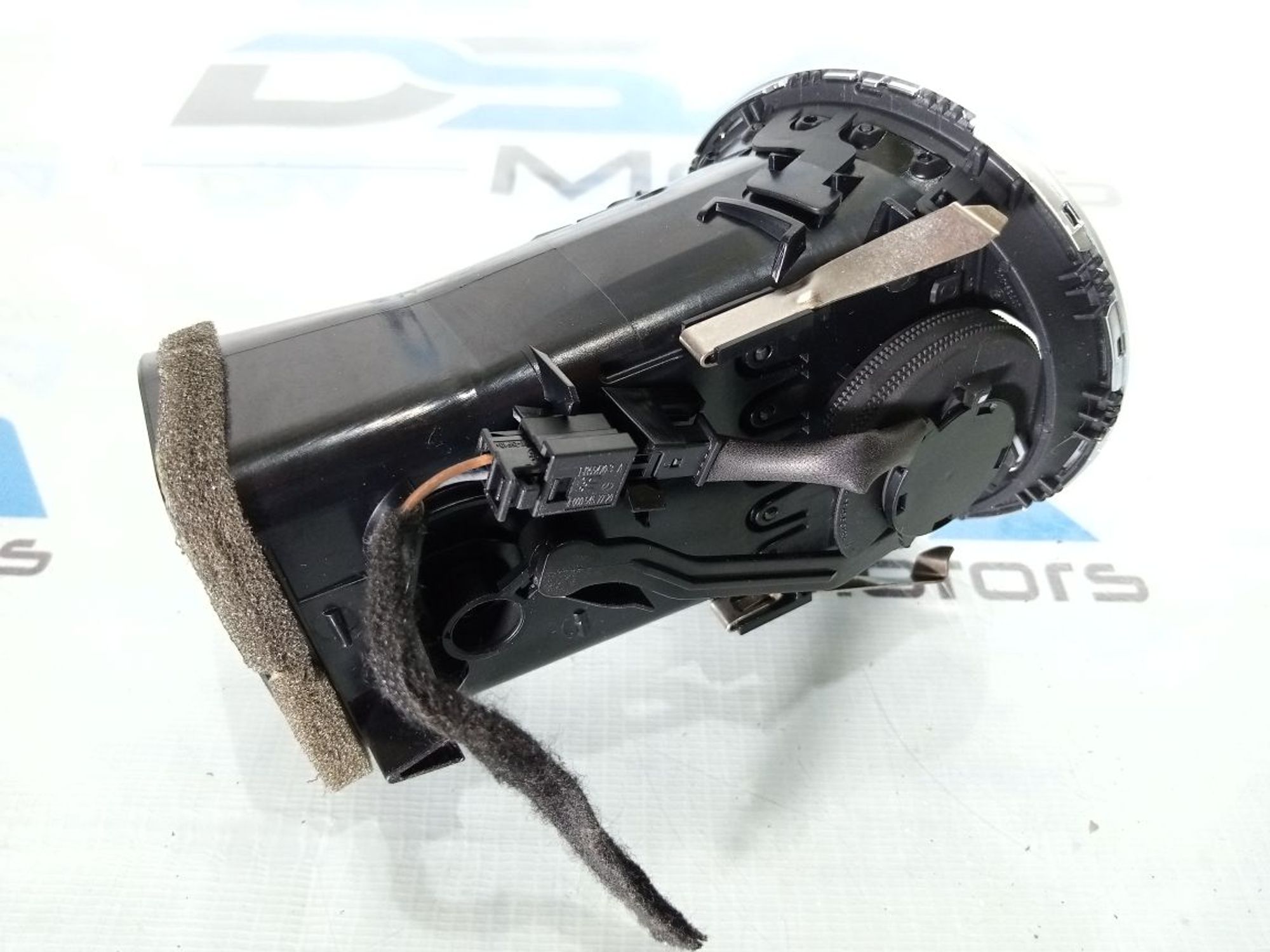 https://ycs.partsauto.market/partsauto-images/thmbs/userImages/b7628e092085f1f91467af1afb6e7630/part/1ef738d5-e77b-4f9a-9d9c-9be854ef0cb7_1733849025288.jpg